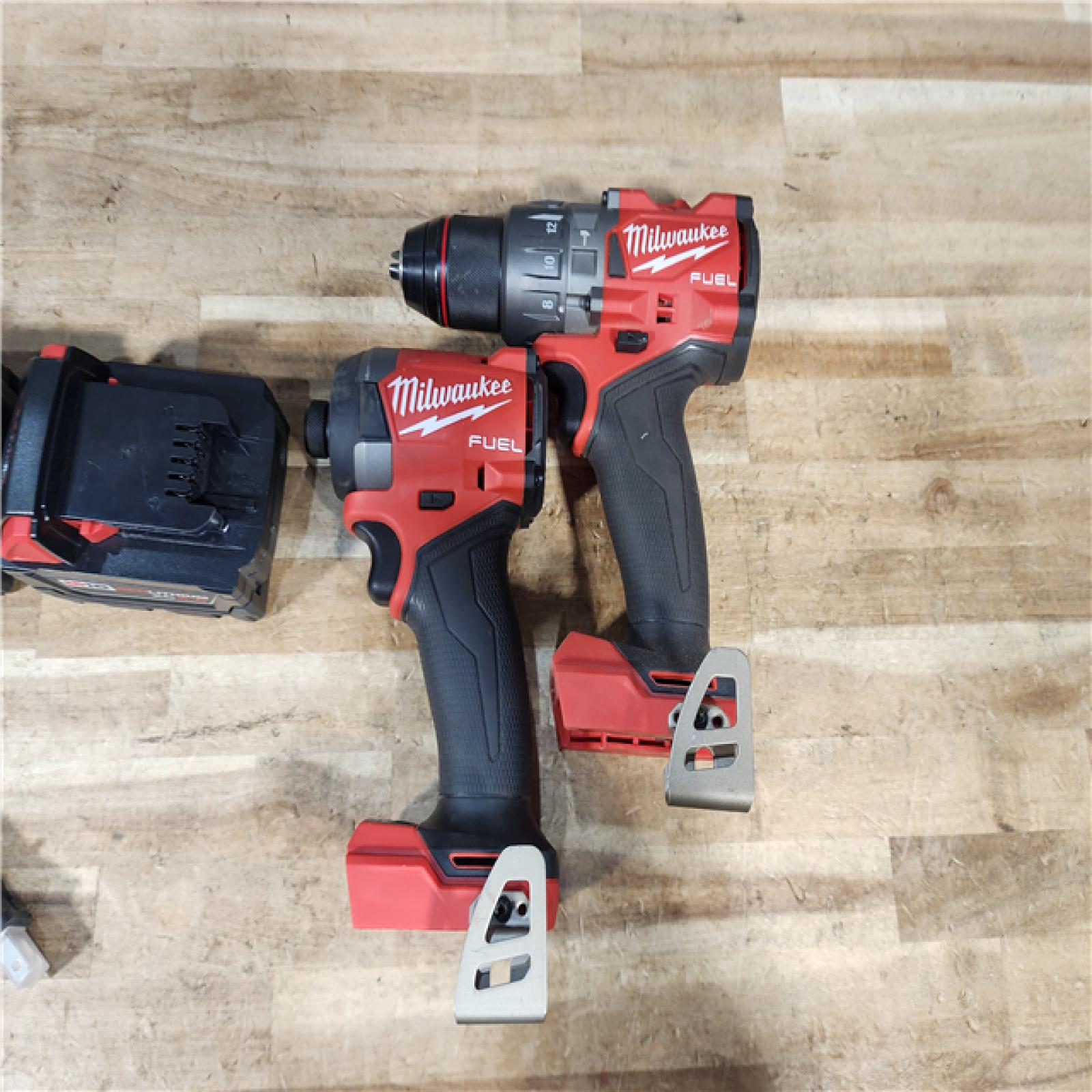 HOUSTON LOCATION - AS - IS Milwaukee 2 Tool Combo Kit W/ (2) Battery & Charger