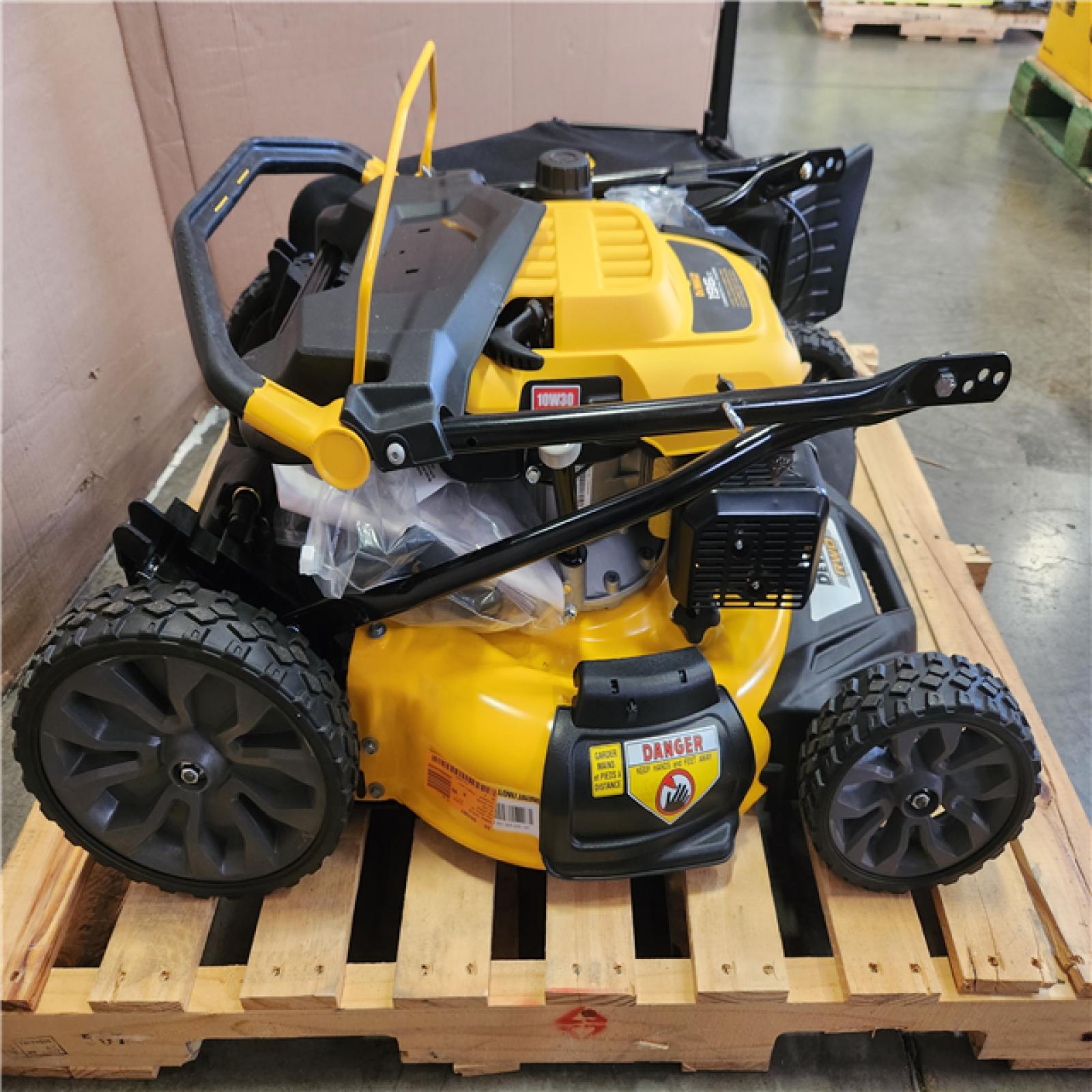 Phoenix NEW DEWALT 21 in. 196cc E-GOV Engine 3-in-1 Gas RWD Self-Propelled Lawn Mower with High Rear Wheels