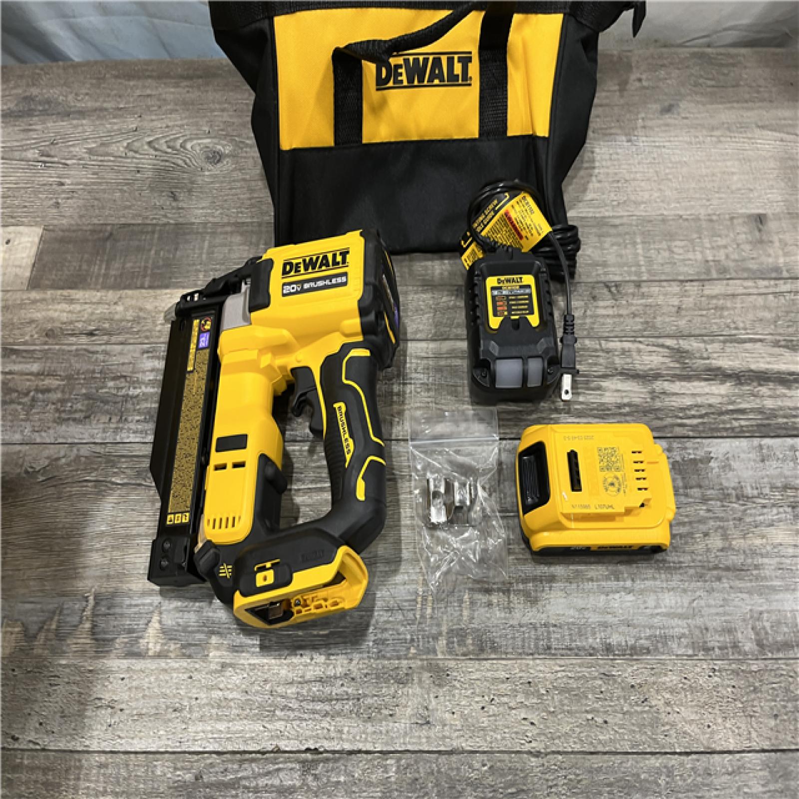 AS-IS DEWALT ATOMIC 20V MAX Lithium Ion Cordless 23 Gauge Pin Nailer Kit
