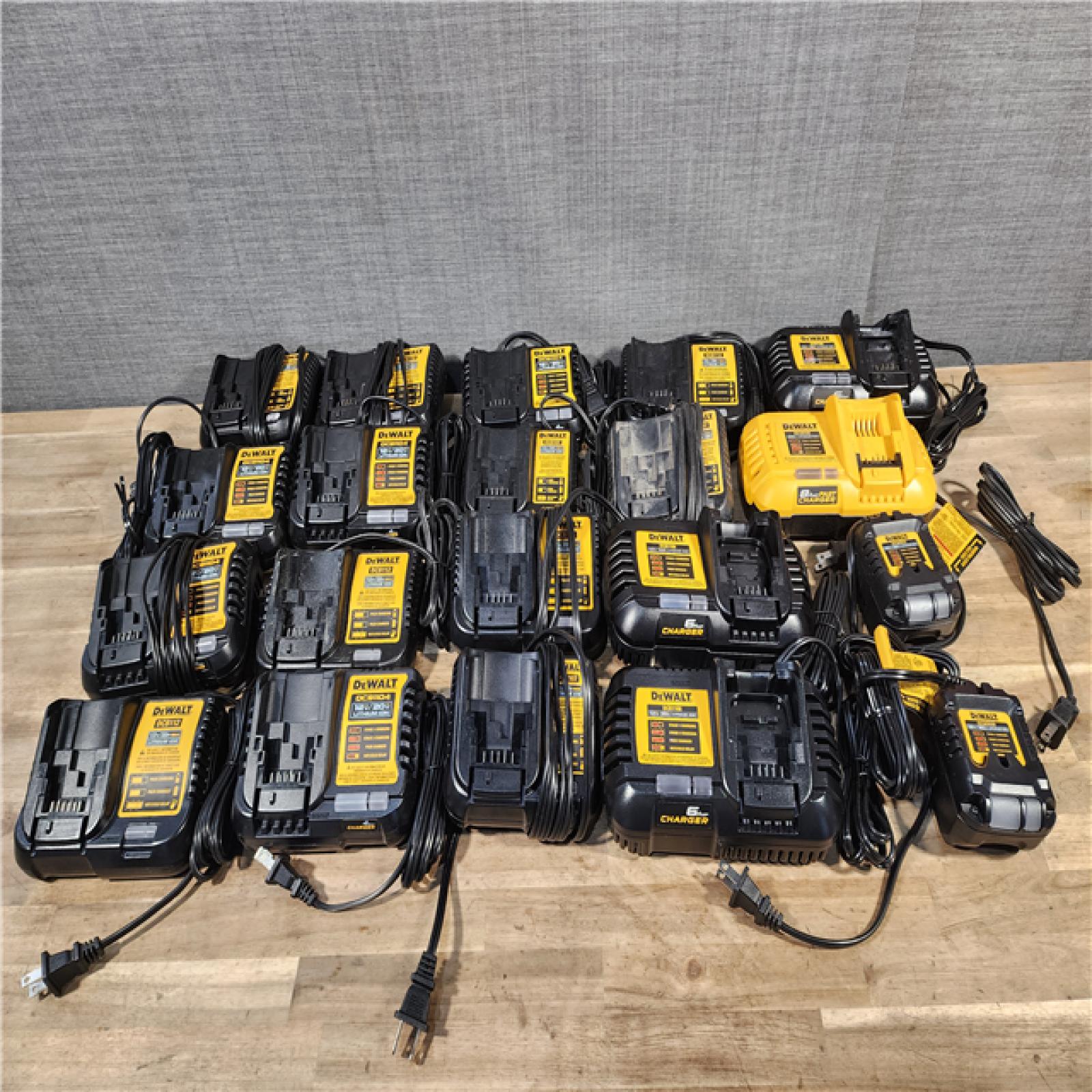HOUSTON LOCATION - AS-IS DEWALT BATTERY CHARGER PACK QTY - 20