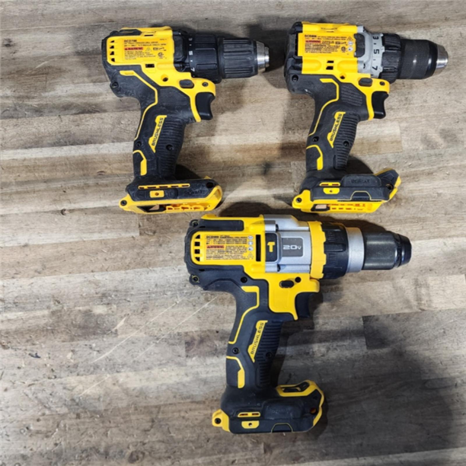 HOUSTON LOCATION - AS-IS DEWALT 3 TOOL COMBO KIT W/ (2) BATTERY & CHARGER