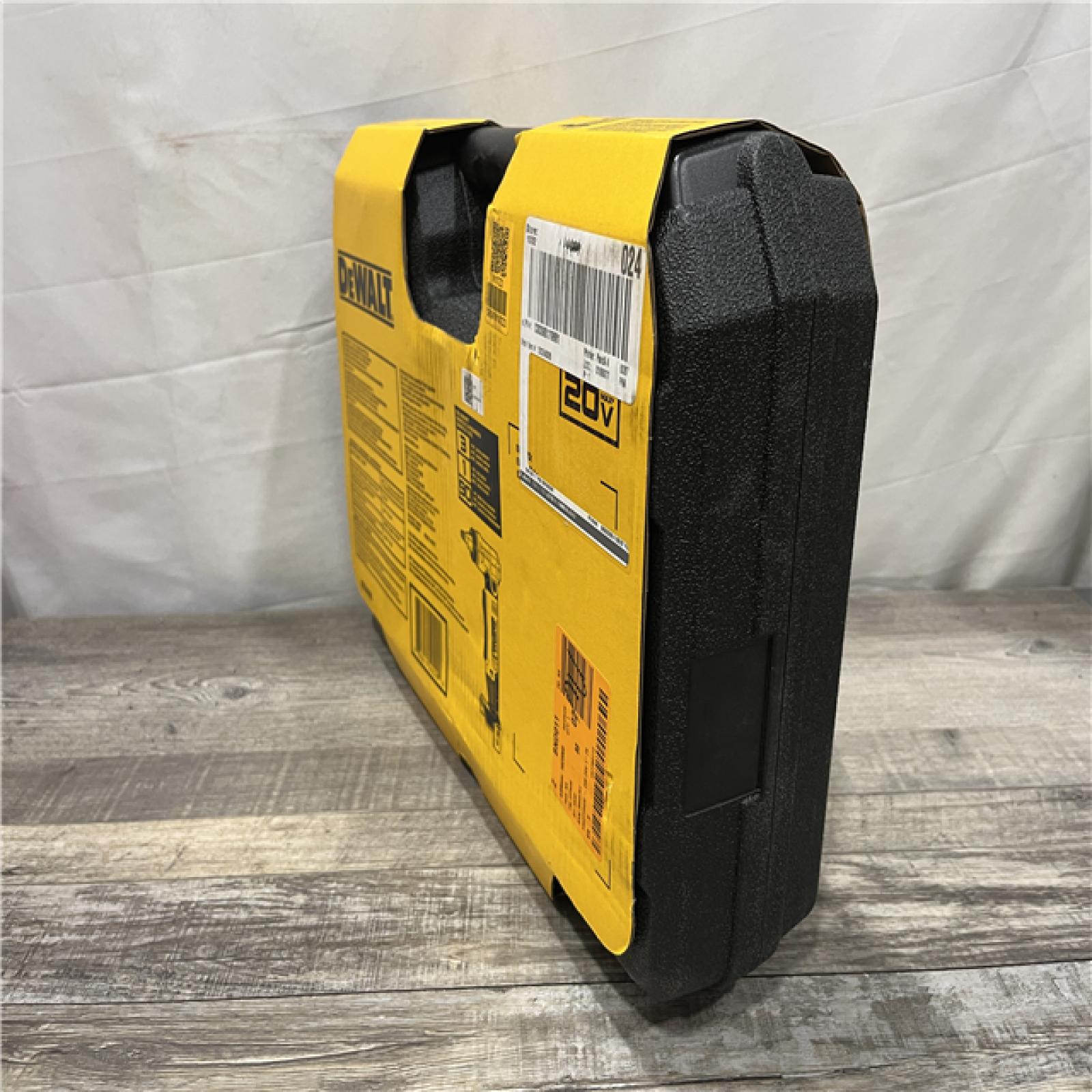 NEW - DEWALT 20V MAX Cordless 1 in. PEX Expansion Tool Kit