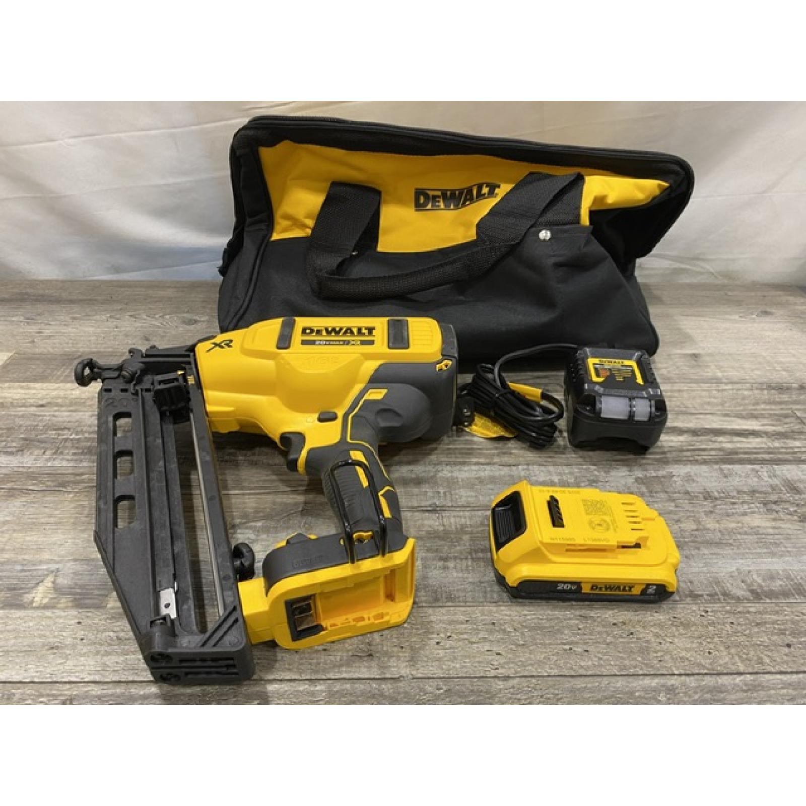 AS-IS DEWALT 20V MAX XR 16-Gauge Electric Cordless Angled Finishing Nailer Kit