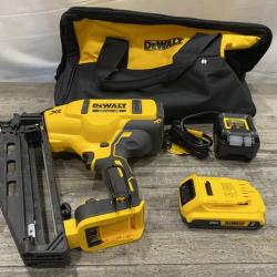 AS-IS DEWALT 20V MAX XR 16-Gauge Electric Cordless Angled Finishing Nailer Kit