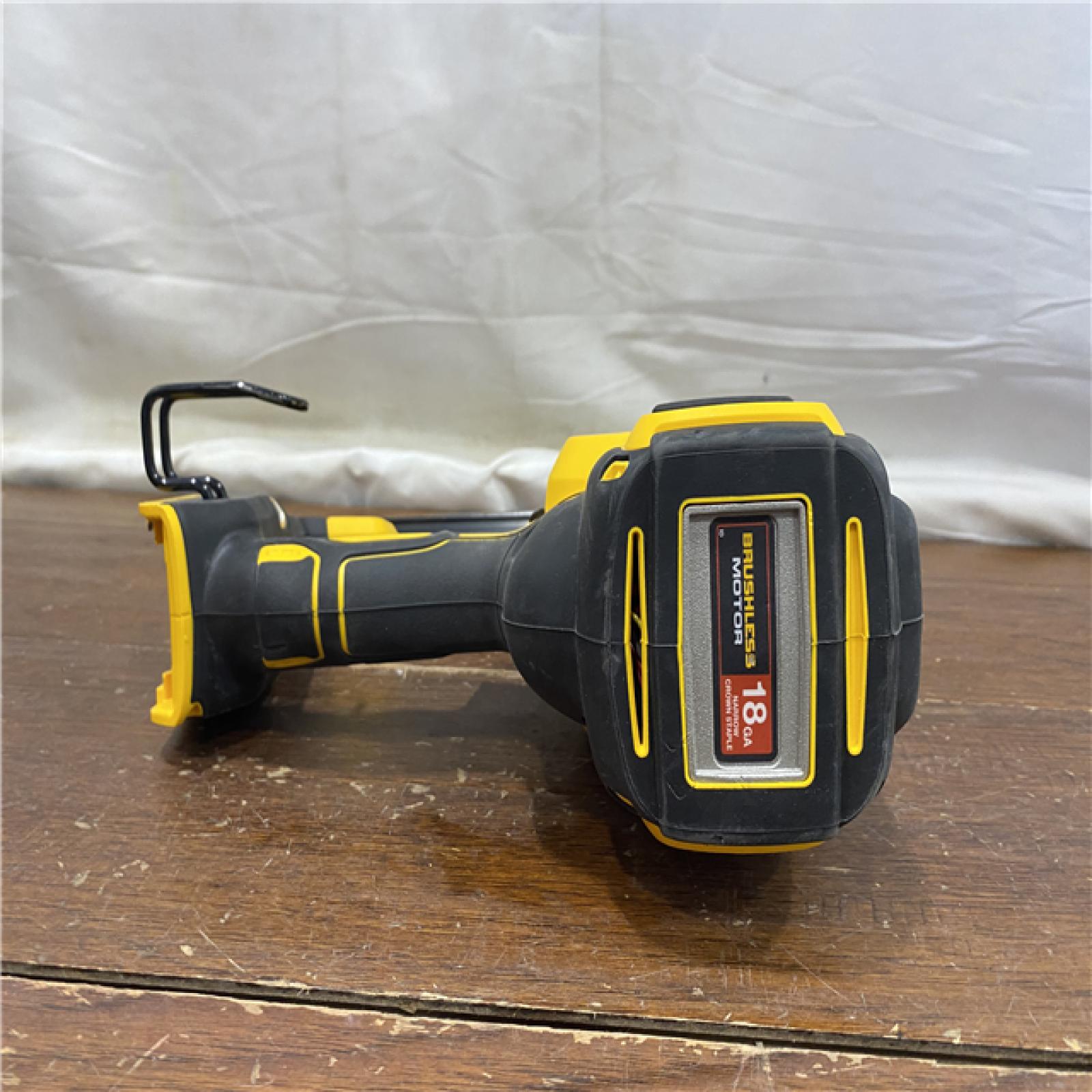 AS-IS DEWALT 20V-MAX XR 18GA BRAD NAILER KIT