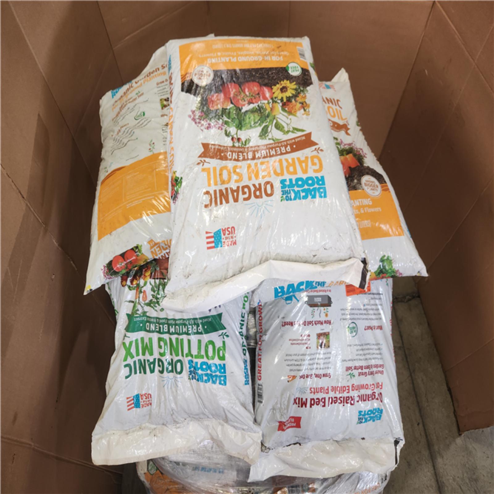Phoenix MIXED Back to the Roots Organic Raised Bed Soil (1 cu.ft.) Peat-Free, Blended with Organic Fertilizer Pallet of 32