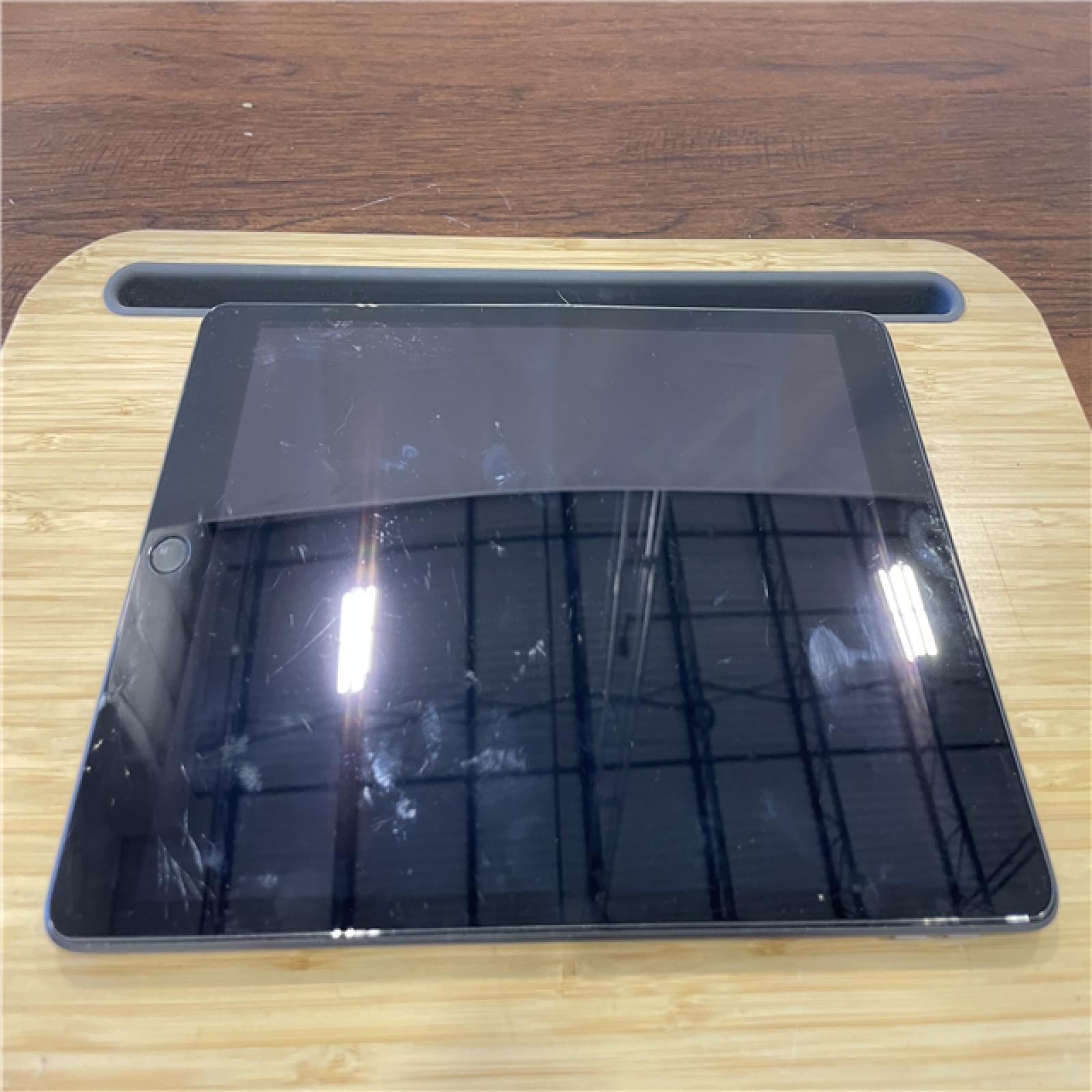 As-is Apple 10.2 iPad (2021 256GB Wi-Fi Space Gray)