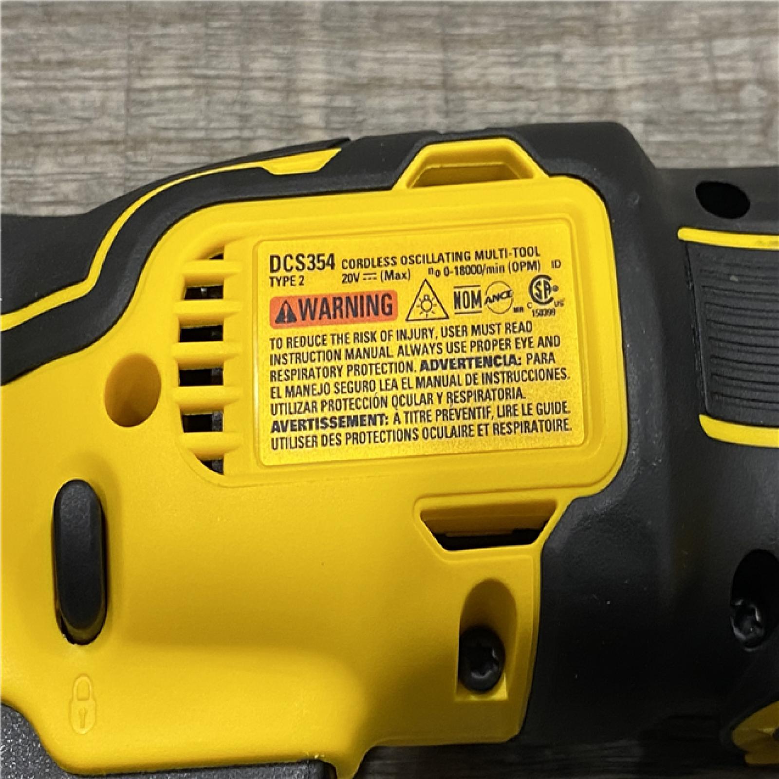 AS-IS DEWALT ATOMIC 20V MAX Cordless Brushless Oscillating Multi Tool Kit