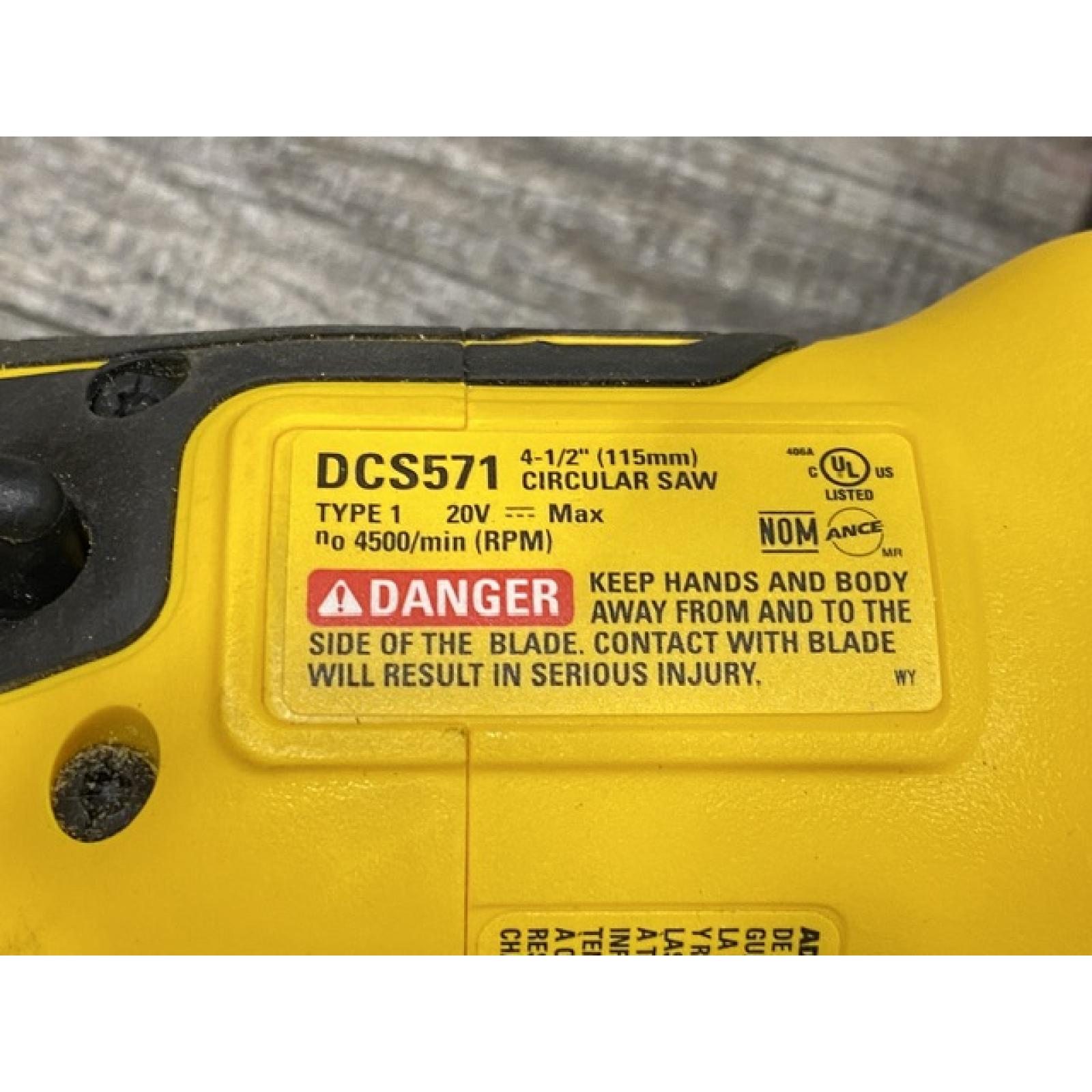 AS-IS DEWALT Atomic 20-Volt Maximum Lithium-Ion Cordless Brushless 4-1/2 in. Circular Saw Kit