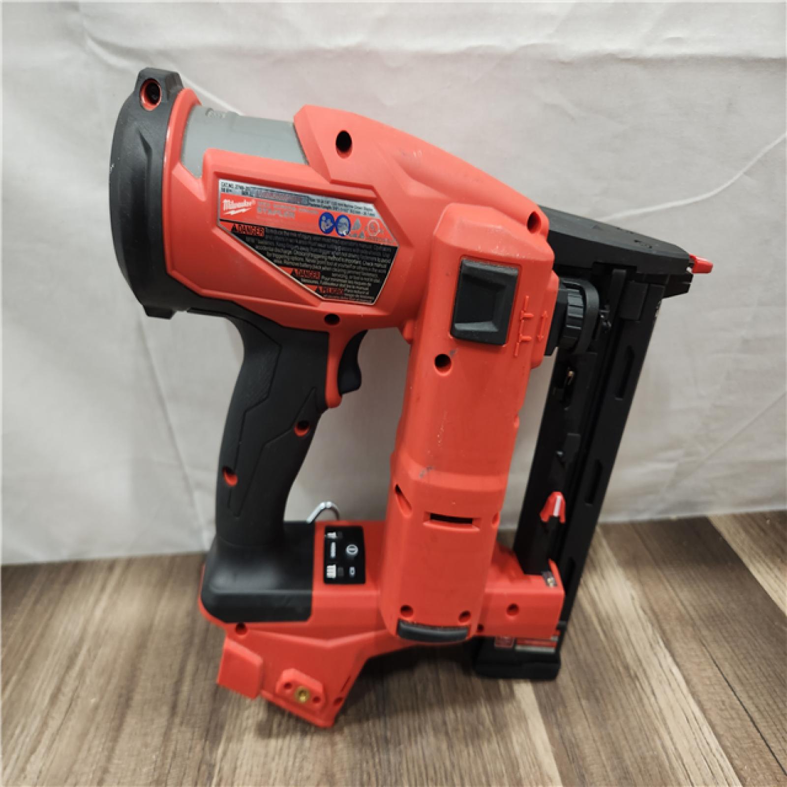 AS-IS- MILWAUKEE FUEL 18V Cordless 18-Gauge 1/4 in. Narrow Crown Stapler (Tool-Only)