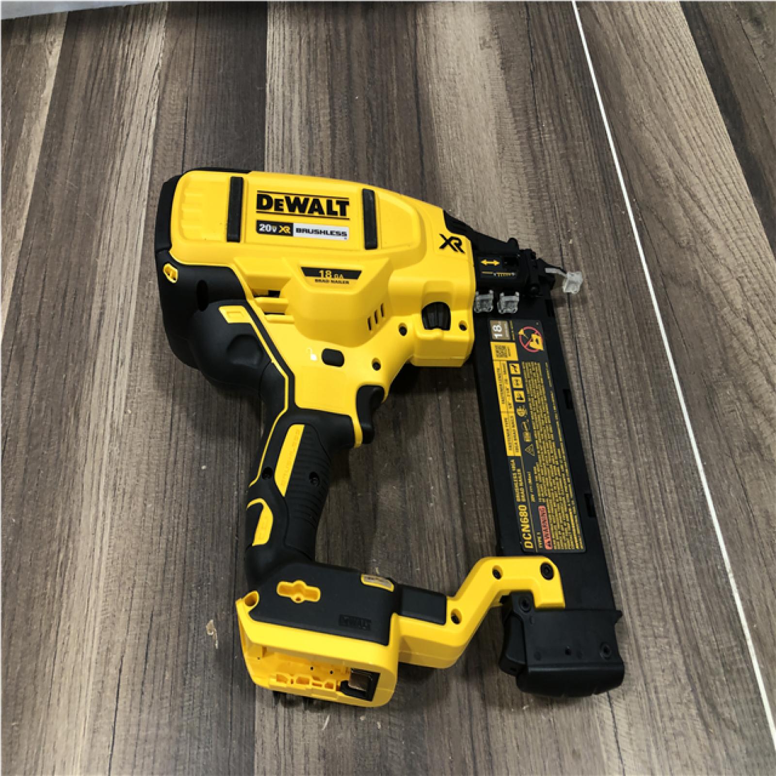 AS-IS DEWALT 20V MAX XR Lithium-Ion 2-1/8 in. 18-Gauge Electric Cordless Brad Nailer Kit