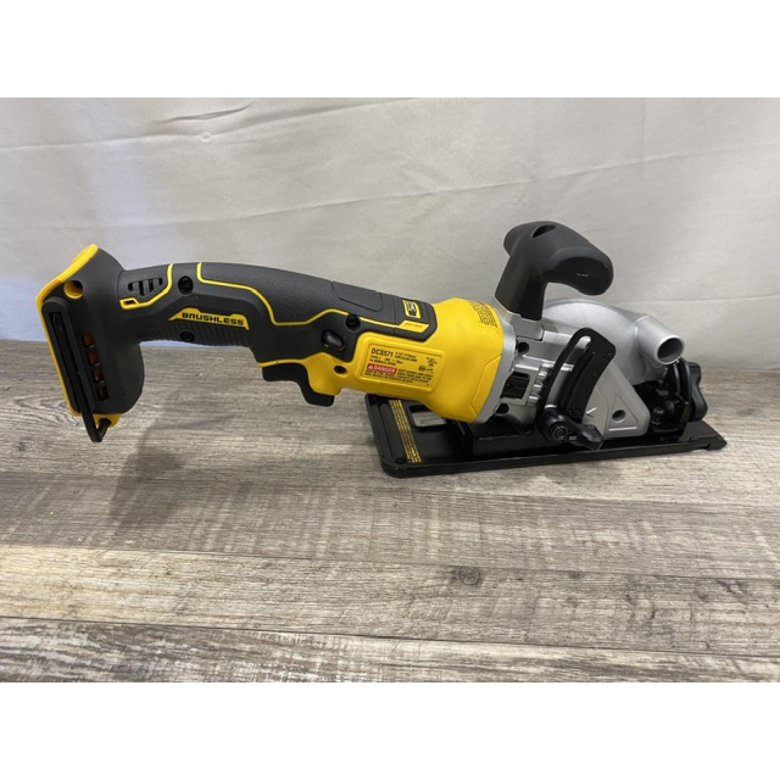 AS-IS DEWALT ATOMIC 20V MAX Cordless Brushless 4-1/2 in. Circular Saw (Tool Only)