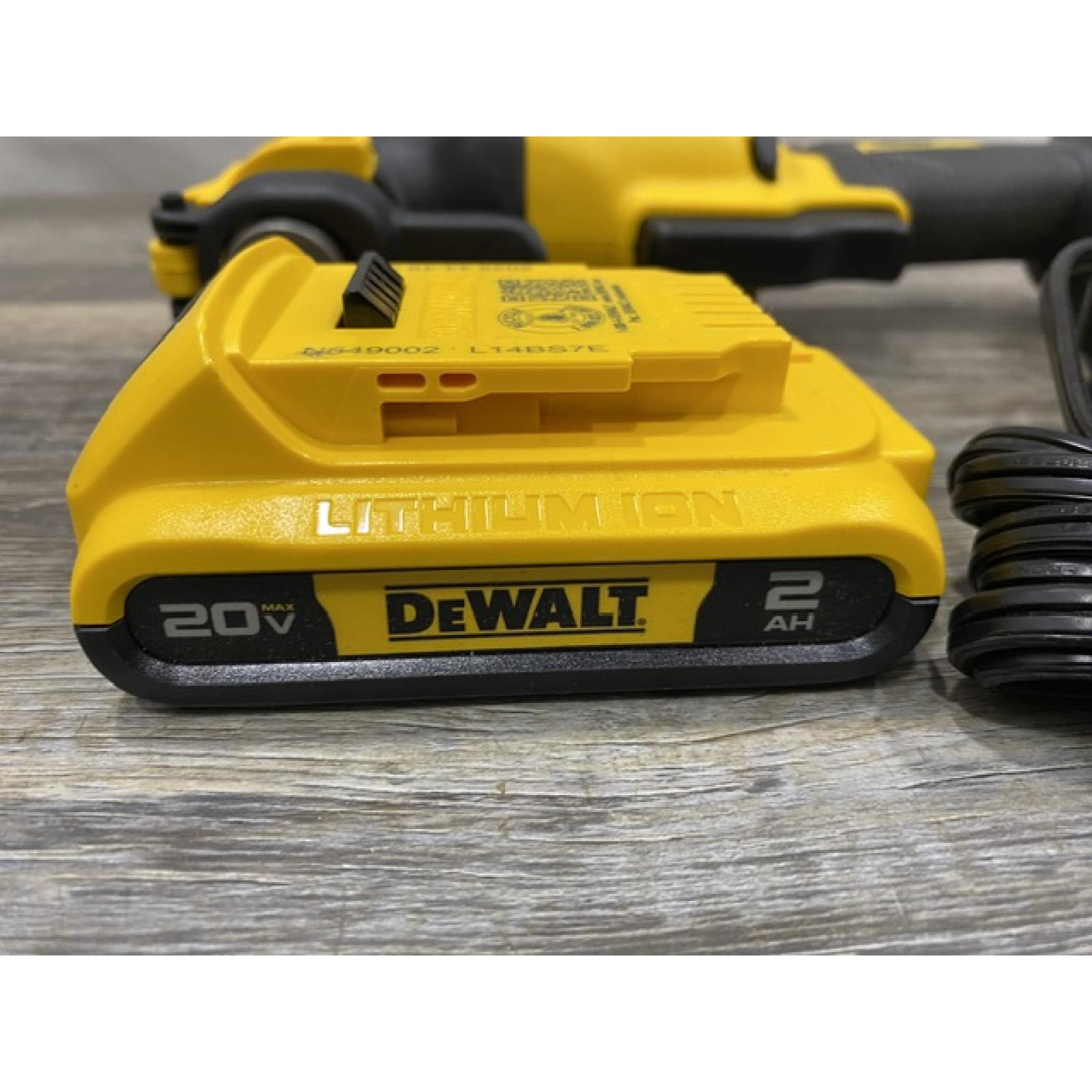 AS-IS DEWALT ATOMIC 20V MAX Cordless Brushless Oscillating Multi Tool Kit