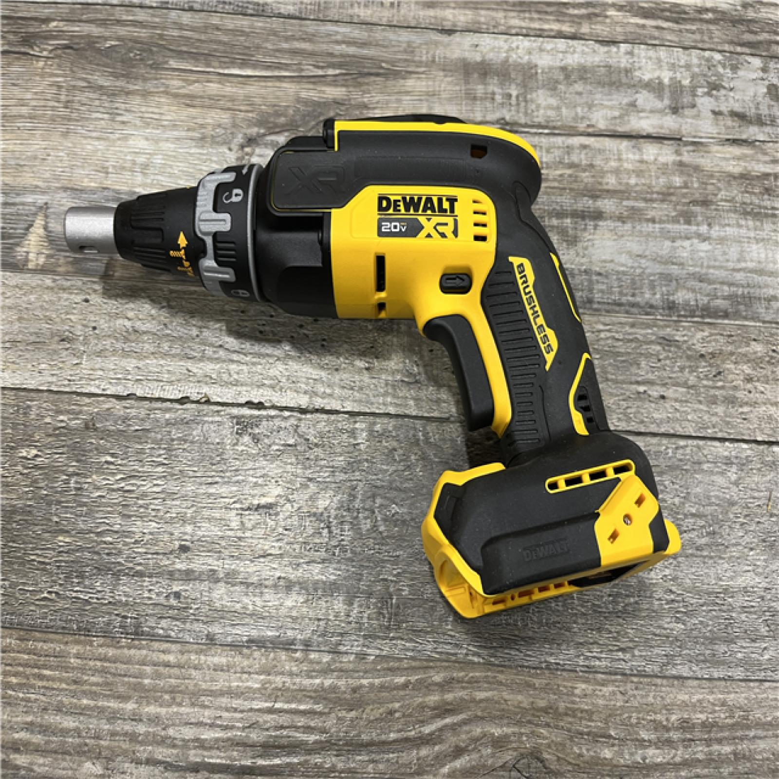 AS-IS DEWALT 20V MAX Cordless Brushless Screw Gun Kit