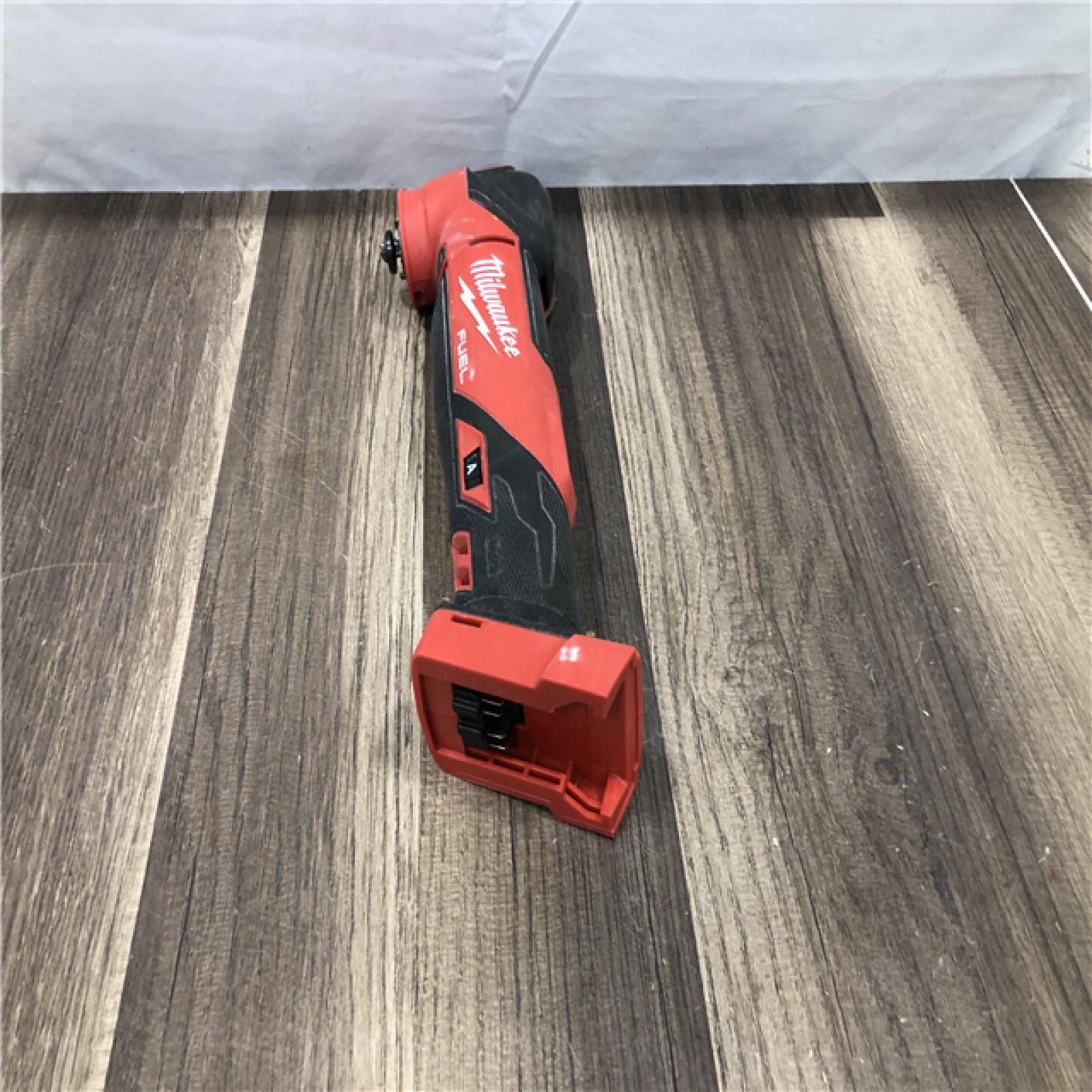 AS-IS Milwaukee  FUEL 18V Lithium-Ion Cordless Brushless Oscillating Multi-Tool (Tool-Only)