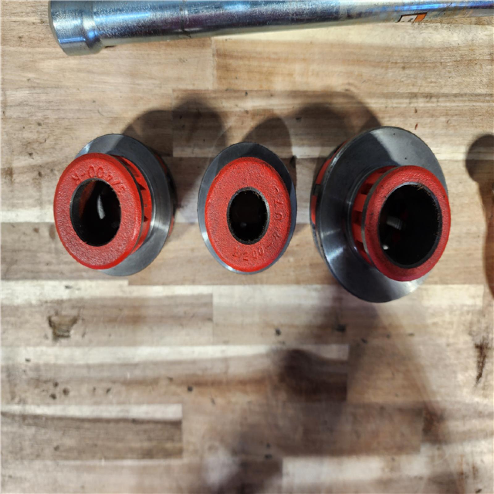 HOUSTON LOCATION - AS-IS RIDGID 36345 Exposed Ratchet Threader Set  1/2-1 Capacity NPT