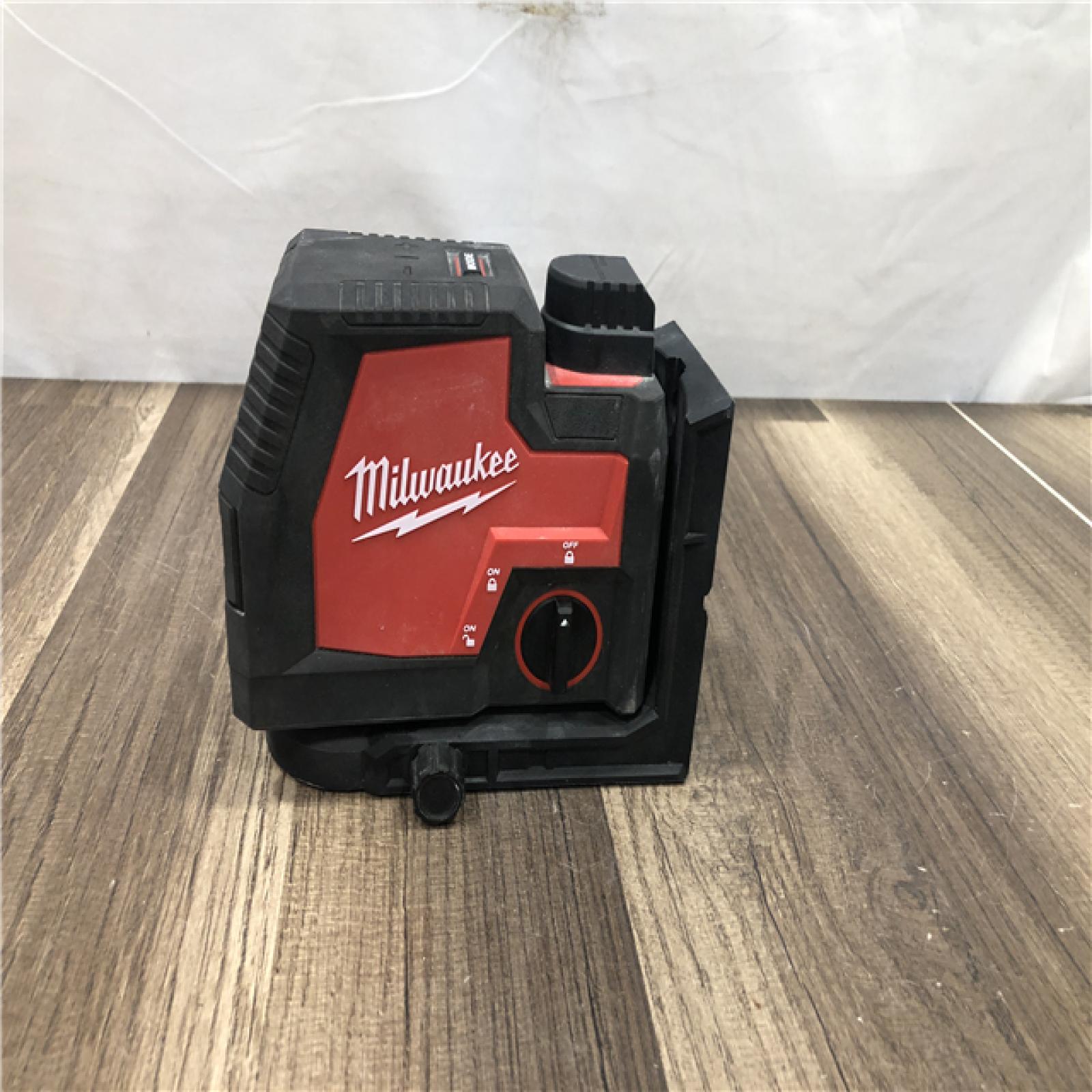 AS-IS Milwaukee 100 ft. REDLITHIUM Lithium-Ion USB Green Rechargeable Cross Line Laser Level with Charger