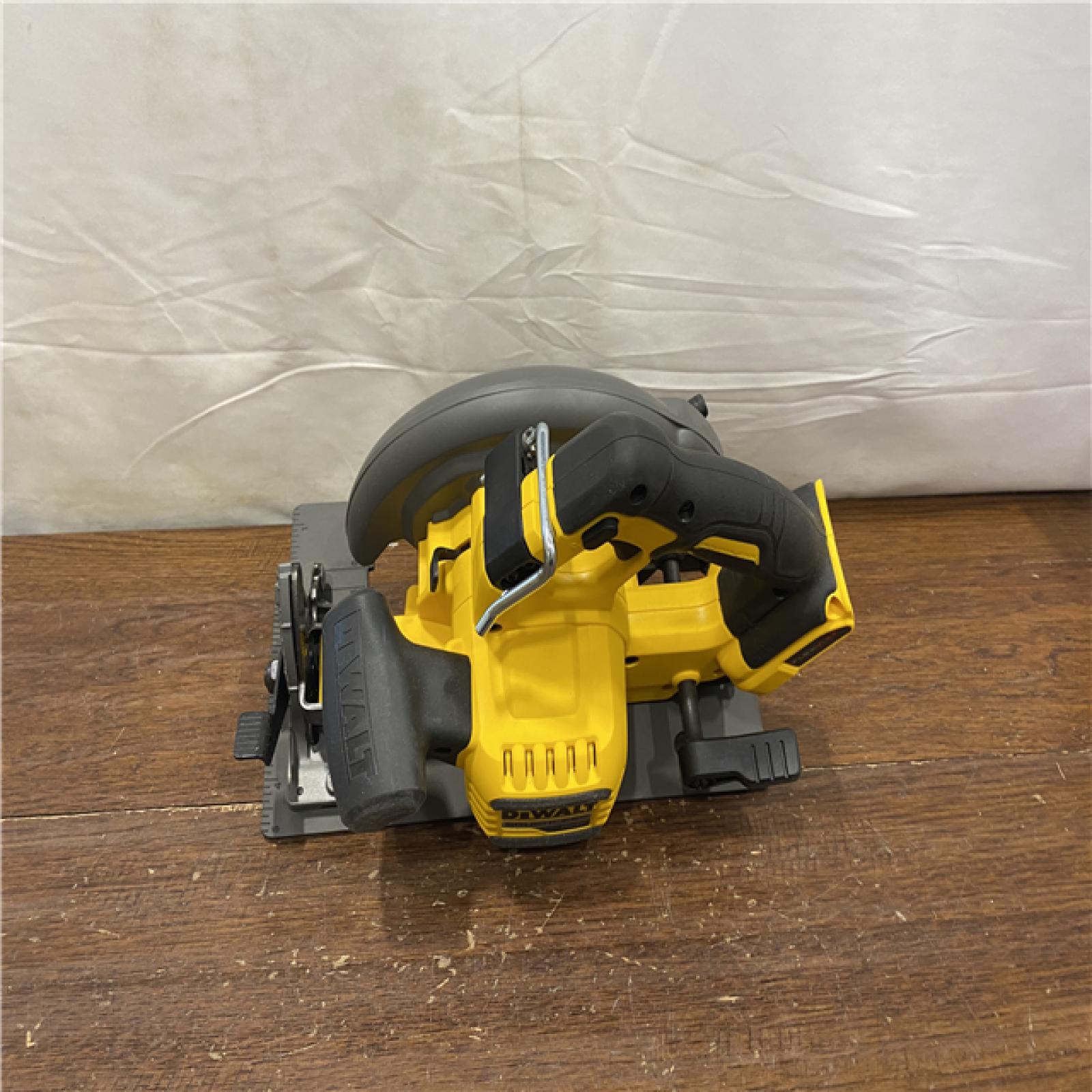 AS-IS DeWALT Flexvolt Max 7-1/4  60V Brushless Circular Saw DCS578B