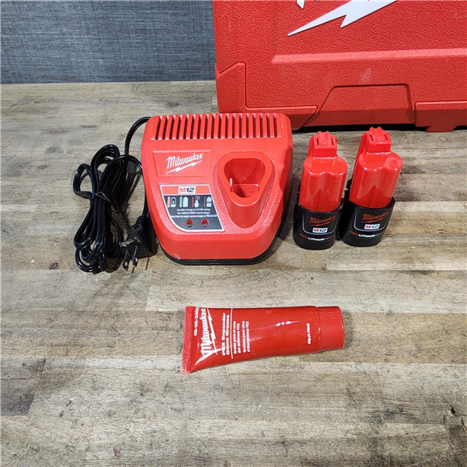 HOUSTON LOCATION - AS-IS Milwaukee M12 12V Lithium-Ion Cordless PEX Expansion Tool Kit with (2) Batteries  (3) Expansion Heads and Hard Case