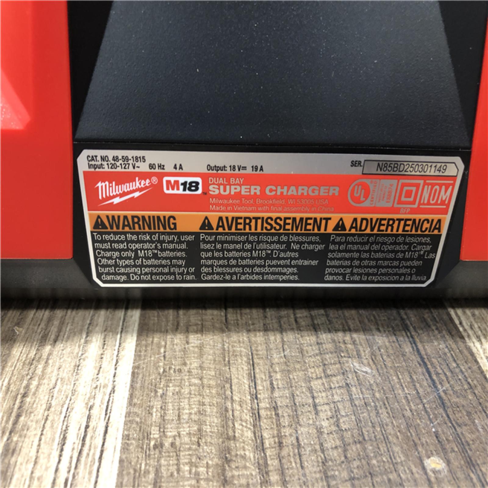 AS-IS Milwaukee 18V Dual Bay Simultaneous Super Charger