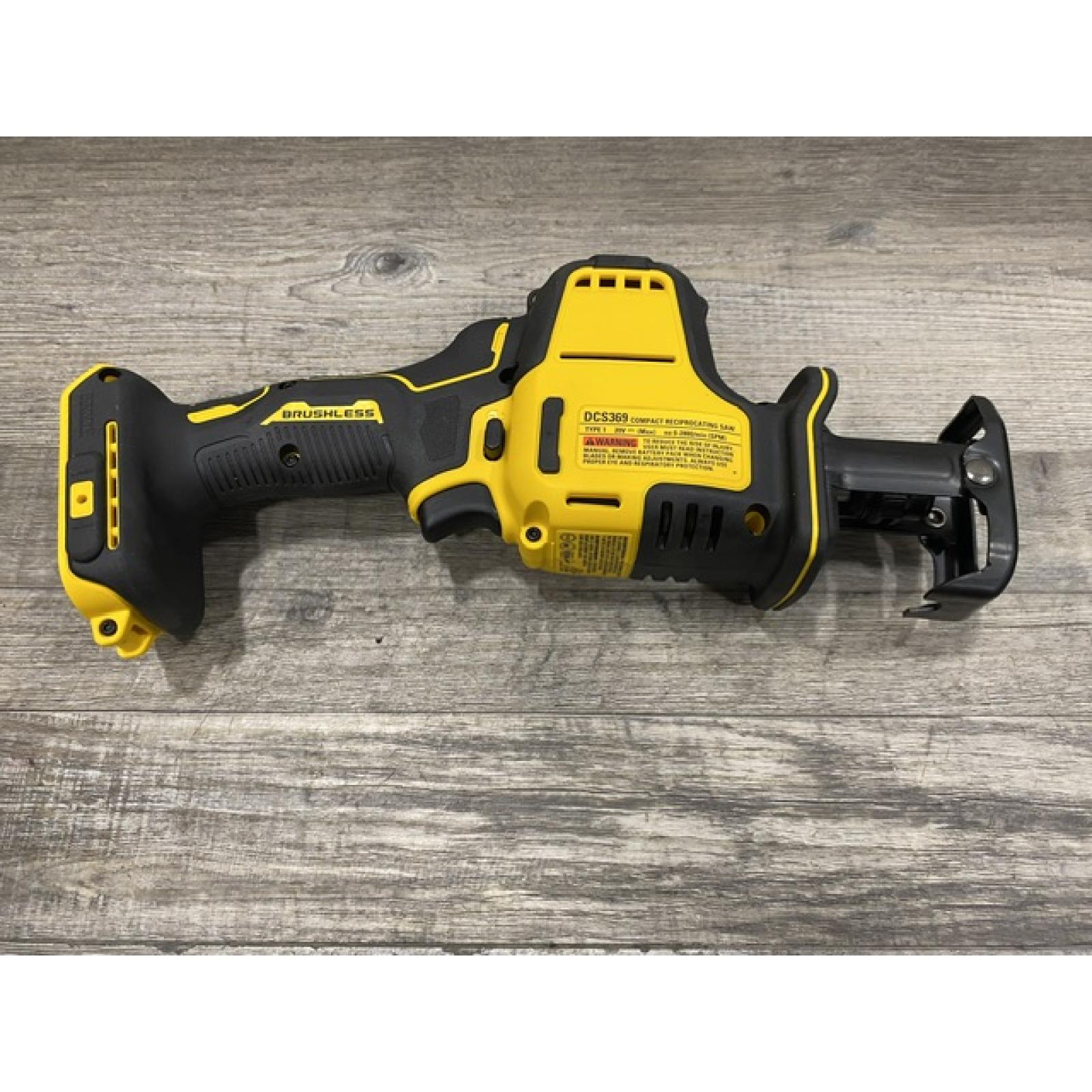 AS-IS DEWALT Atomic 20-Volt Maximum Cordless Brushless Compact Reciprocating Saw Kit