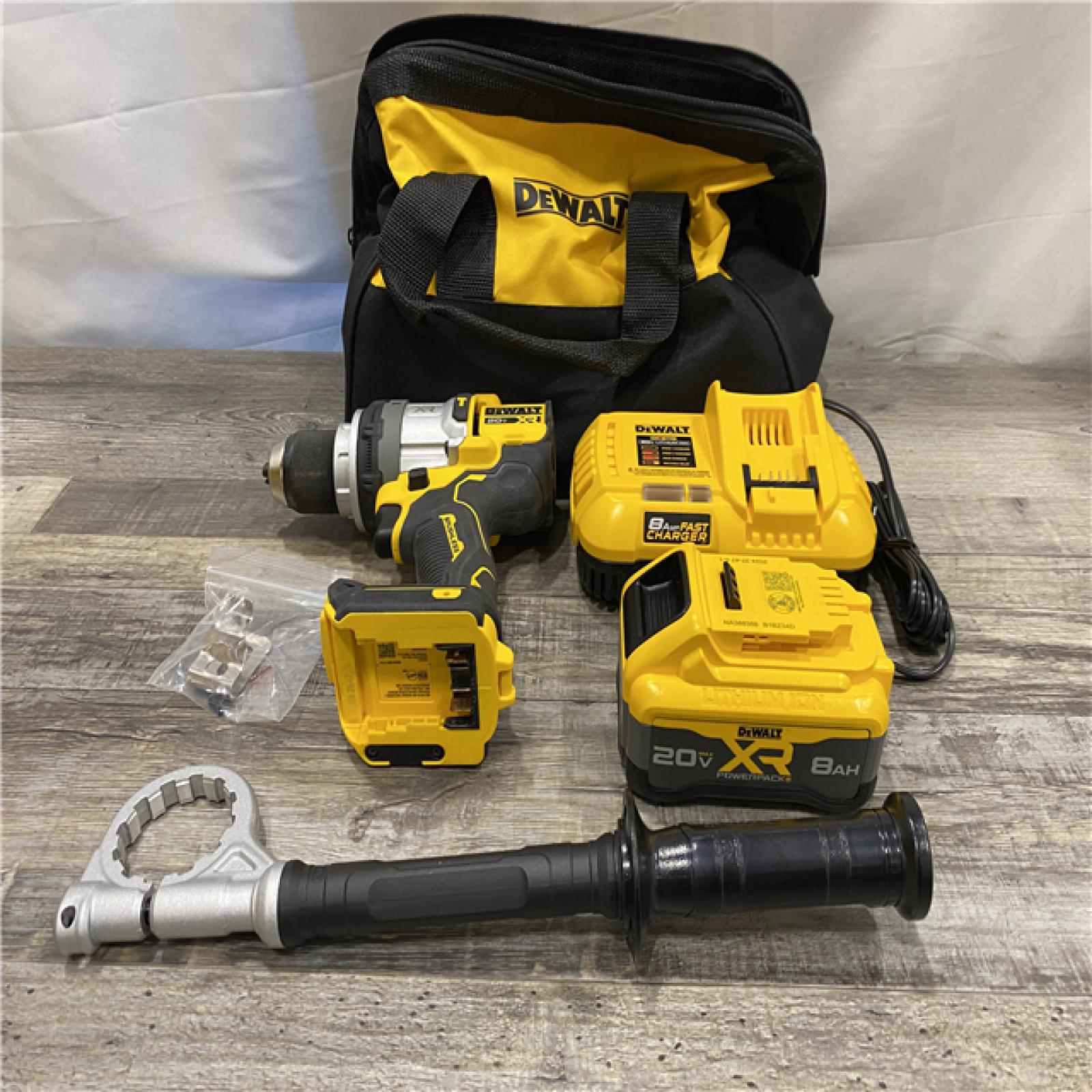AS-IS DEWALT Atomic 20V Max Lithium-Ion Brushless Cordless Compact 1/4 in. Impact Driver Kit
