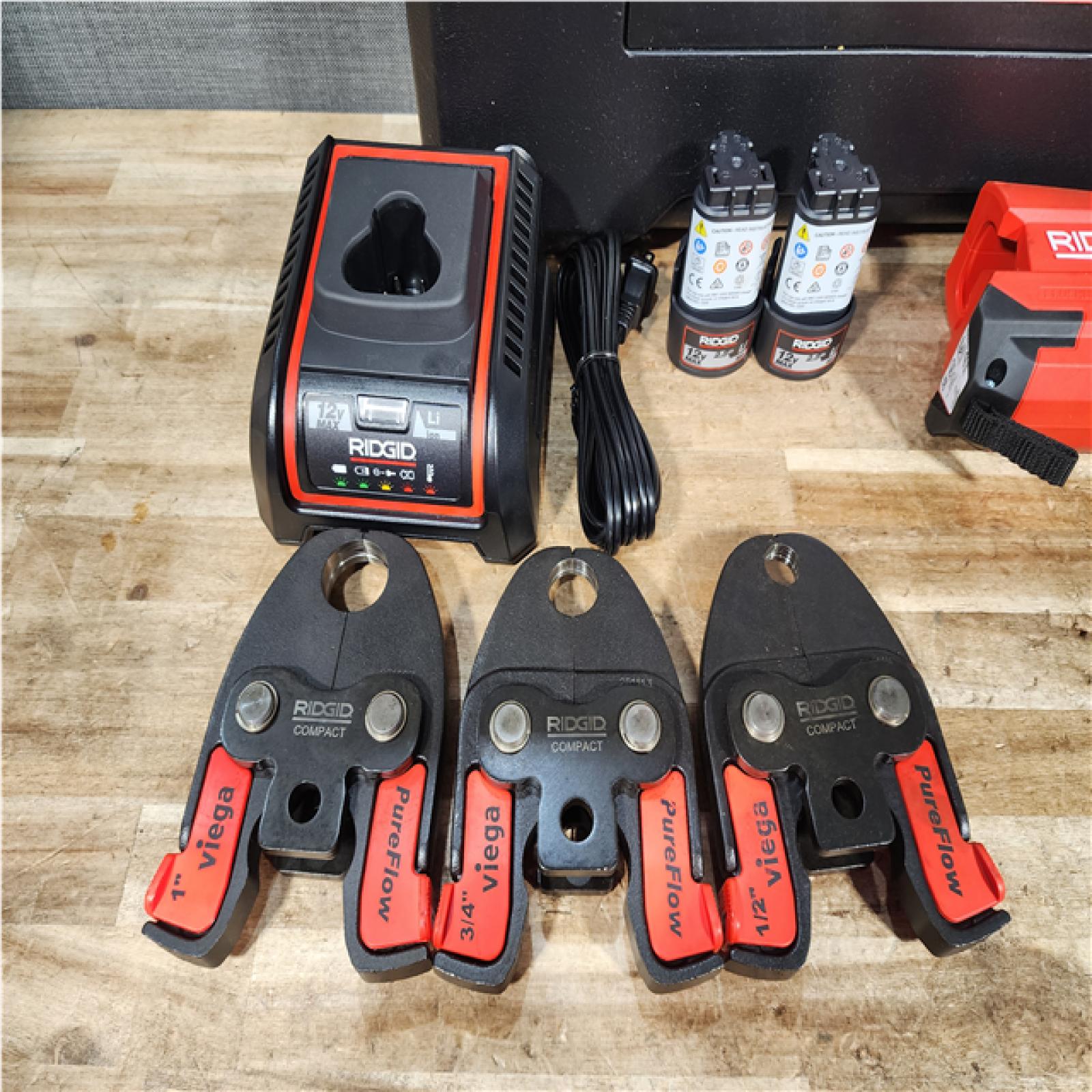 HOUSTON LOCATION - AS - IS RIDGID COMPACT PRESS TOOL KIT