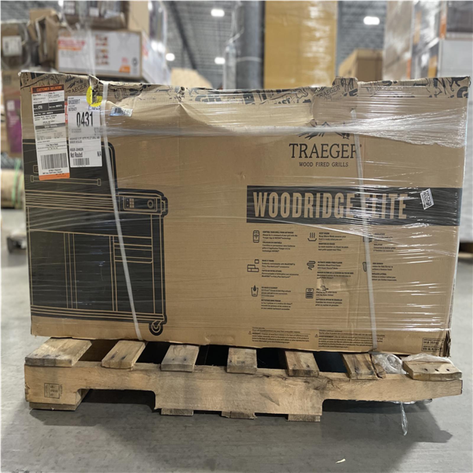 DALLAS LOCATION- AS-IS TRAEGER Woodridge Elite BBQ Wi-Fi Wood Pellet Grill and Smoker in Black