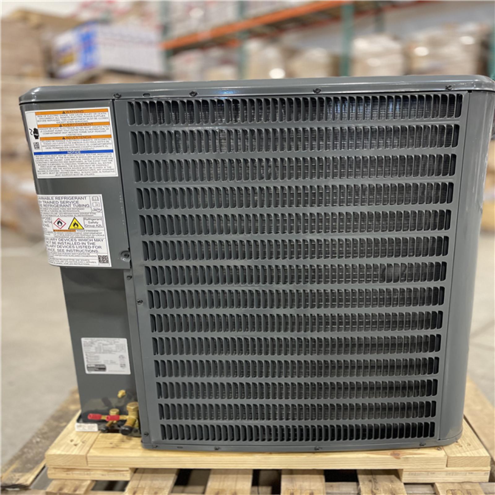 DALLAS LOCATION - Goodman® 2.5 Ton 16 Seer2 Heat Pump - R32 Refrigerant