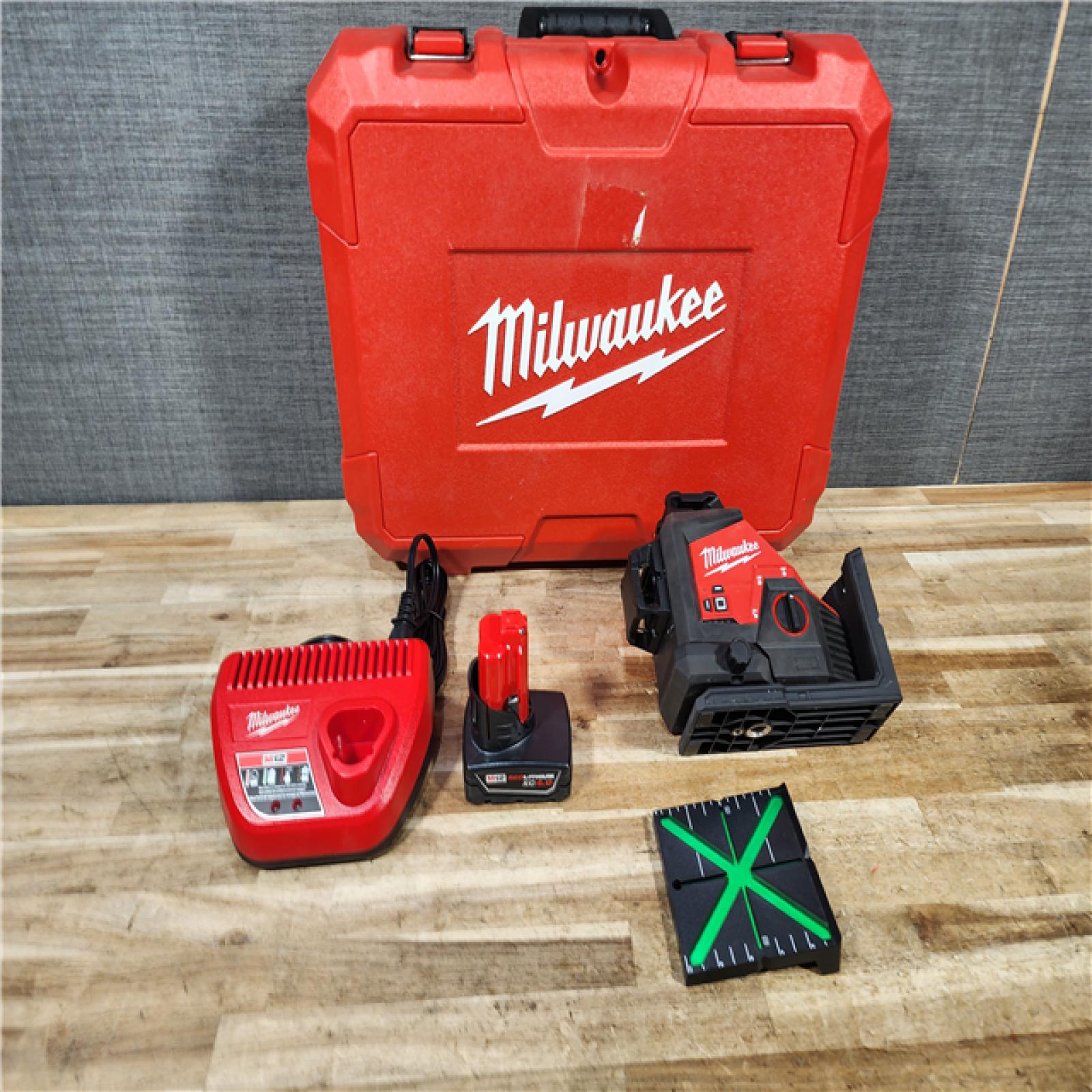 HOUSTON LOCATION - AS - IS Milwaukee 12-Volt Lithium-Ion Cordless Green 250 ft. 3-Plane Laser Level Kit