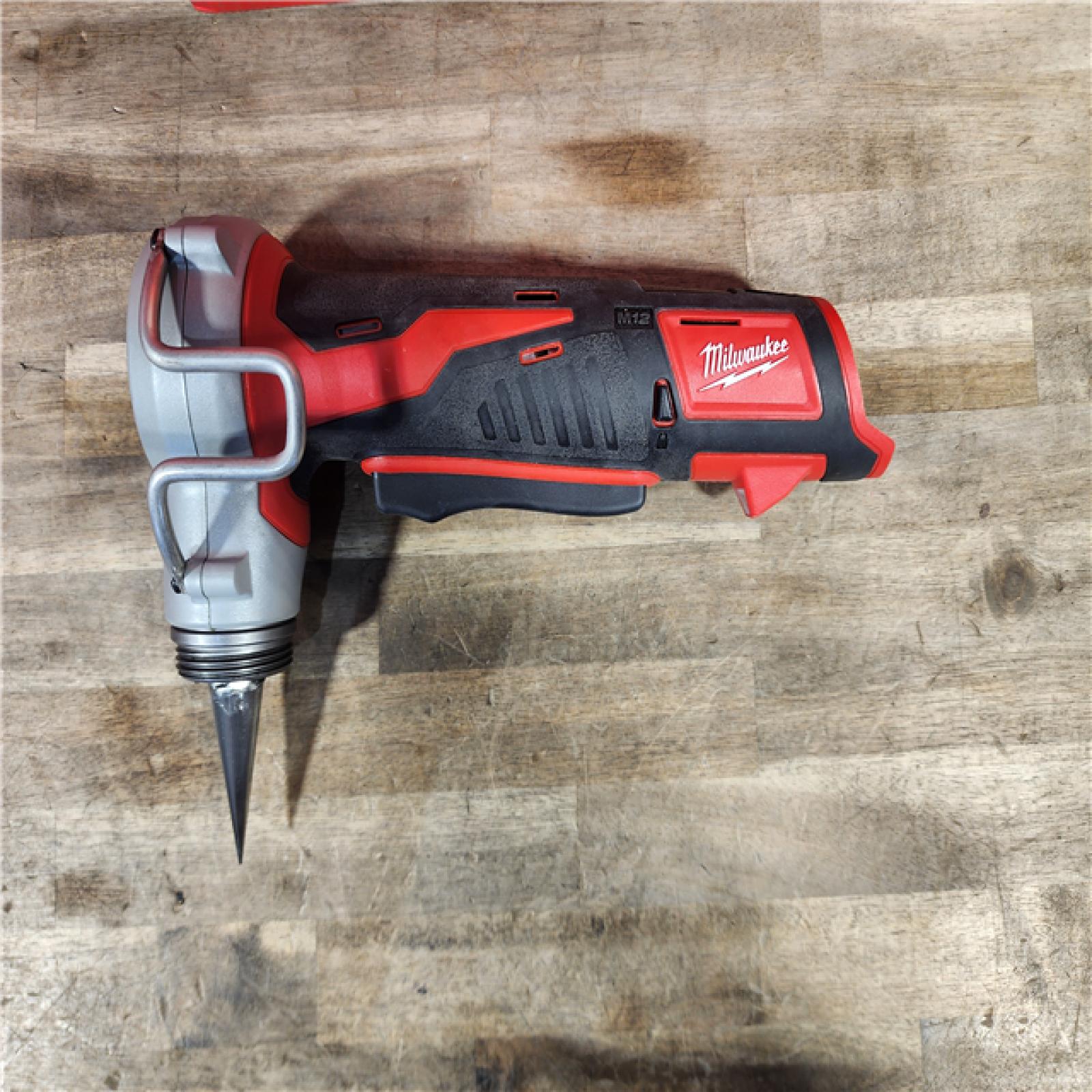 HOUSTON LOCATION - AS-IS Milwaukee M12 12-Volt Lithium-Ion Cordless PEX Expansion Tool Kit with (2) 1.5 Ah Batteries, (3) Expansion Heads and Hard Case