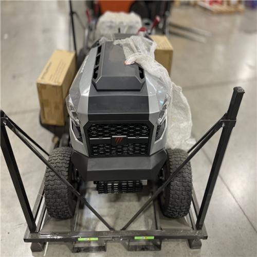 DALLAS LOCATION - Murray MT100 42 in. 13.5 HP 500cc E1350 Series Briggs and Stratton Engine 6-Speed Manual Gas Riding Lawn Tractor Mower