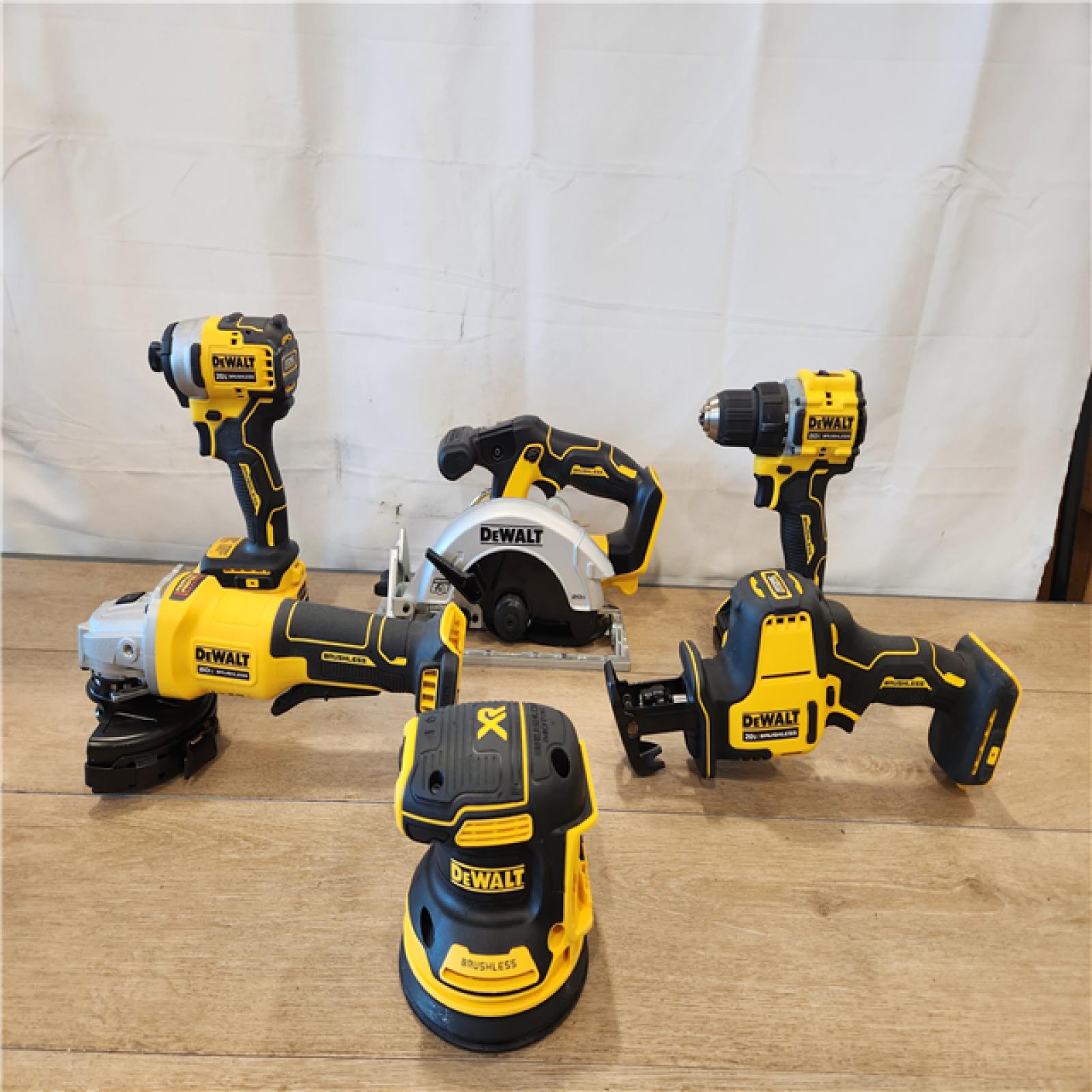 AS-IS- DEWALT 20V Lithium-Ion Cordless 6-Tool Combo Kit with 5.0 Ah and 2.0 Ah Batteries, Charger and Tough System 2.0 Rolling Toolbox