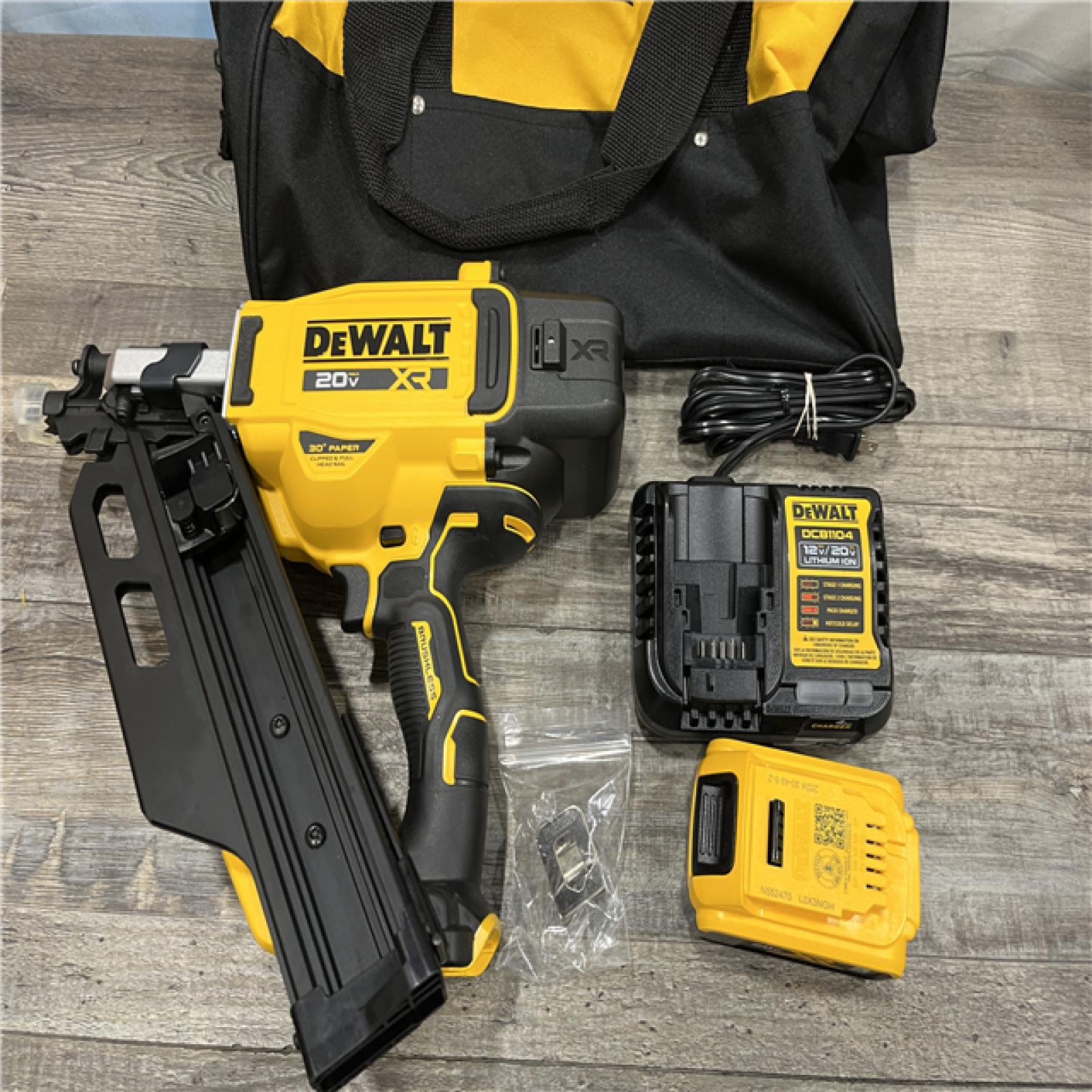 AS-IS DEWALT 20-Volt 30° Cordless Framing Nailer Kit
