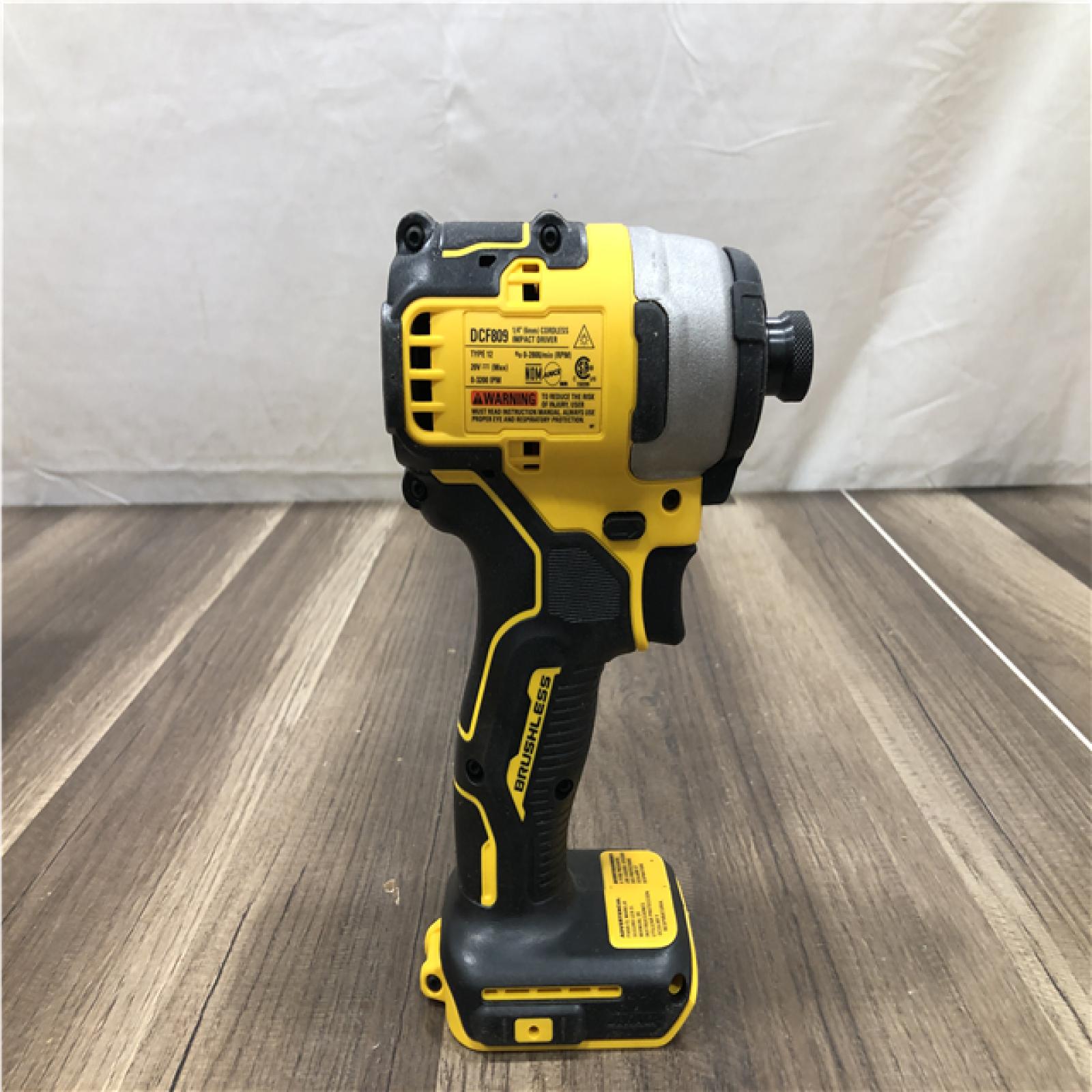 AS-IS DEWALT Atomic 20V Max Lithium-Ion Brushless Cordless Compact 1/4 in. Impact Driver Kit