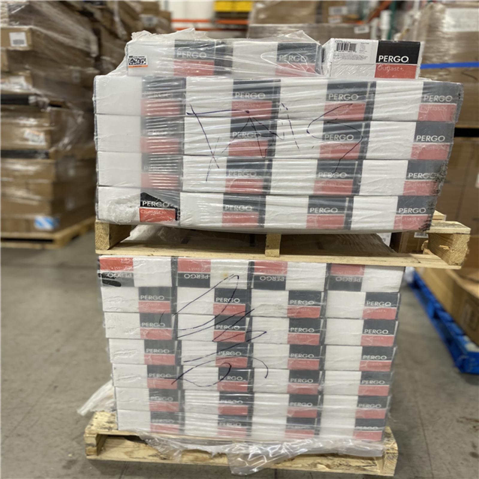 DALLAS LOCATION- Pergo Outlast+ Auburn Scraped Oak 12 mm T x 6.1 in. W Waterproof Laminate Wood Flooring PALLET (47 CASES)