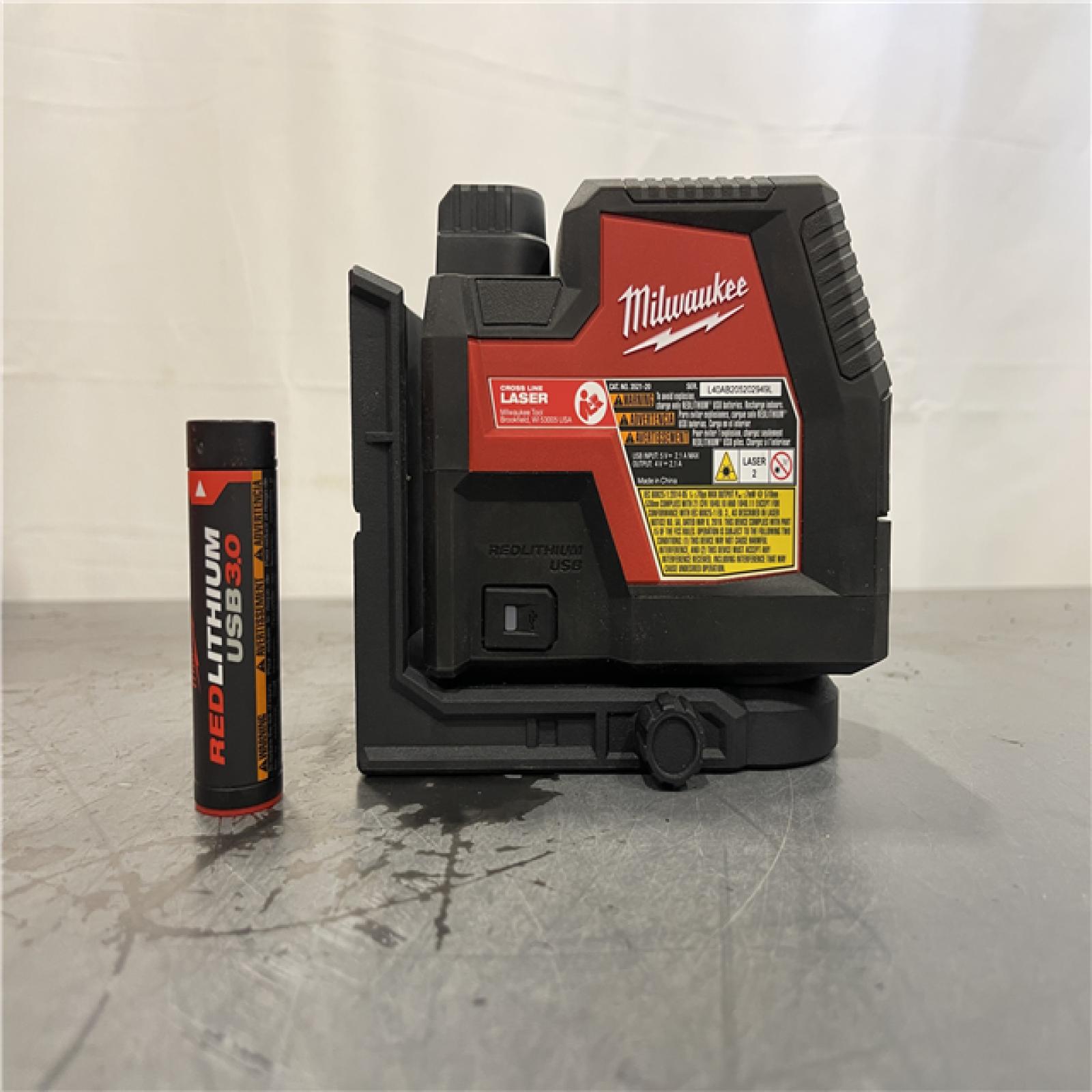AS-IS - MILWAUKEE 100 Ft. REDLITHIUM Lithium-Ion USB Green Rechargeable Cross Line Laser Level with Charger