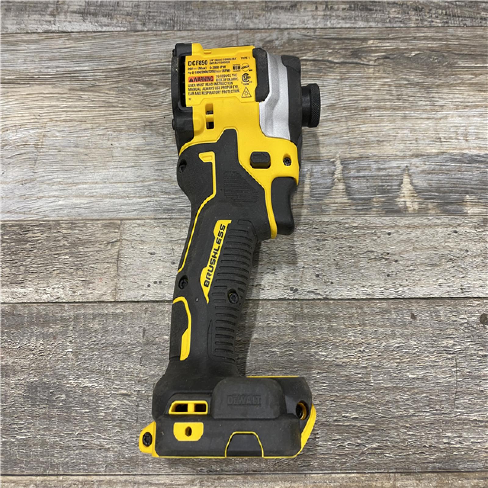 AS-IS DEWALT ATOMIC 20V MAX Lithium-Ion Cordless 1/4 in. Brushless Impact Driver Kit