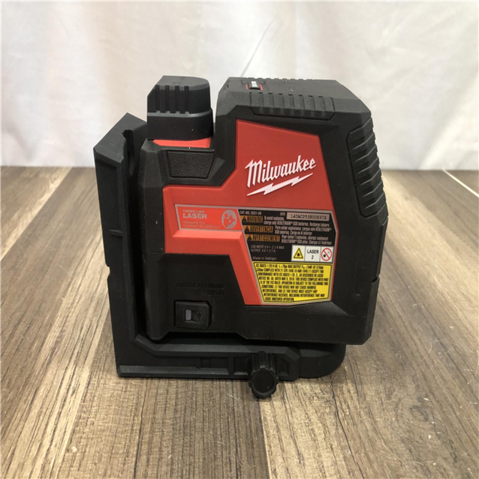 AS-IS Milwaukee 100 ft. REDLITHIUM Lithium-Ion USB Green Rechargeable Cross Line Laser Level with Charger