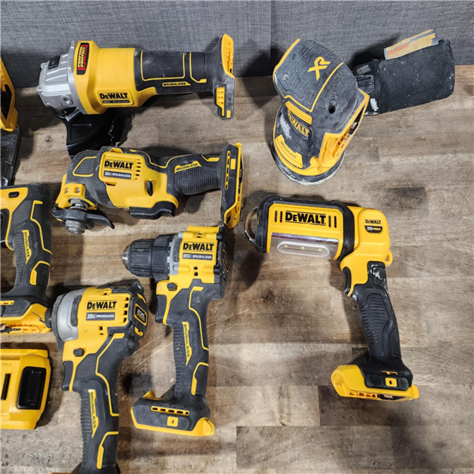 HOUSTON LOCATION - AS-IS DEWALT 8 TOOL COMBO KIT W/ (2) BATTERY & CHARGER
