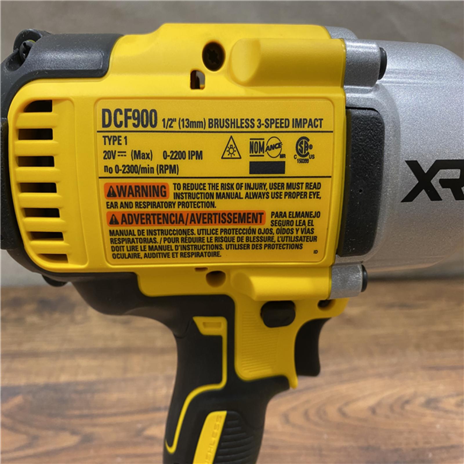AS-IS Dewalt 20V MAX Lithium-Ion Cordless 1/2 in. Impact Wrench Kit