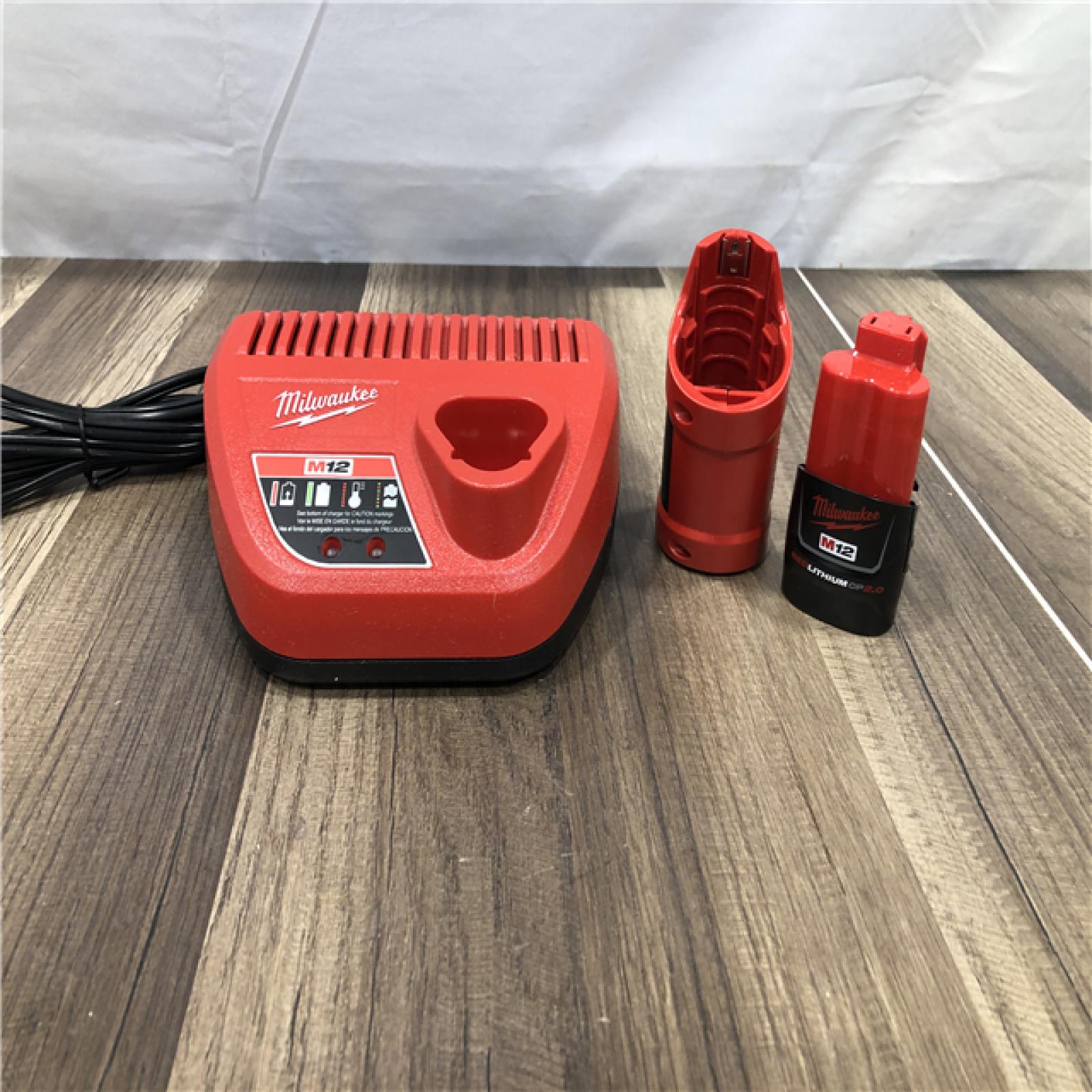 AS-IS Milwaukee Men's Large 12-Volt Lithium-Ion Cordless Axis Black Heated Vest Kit