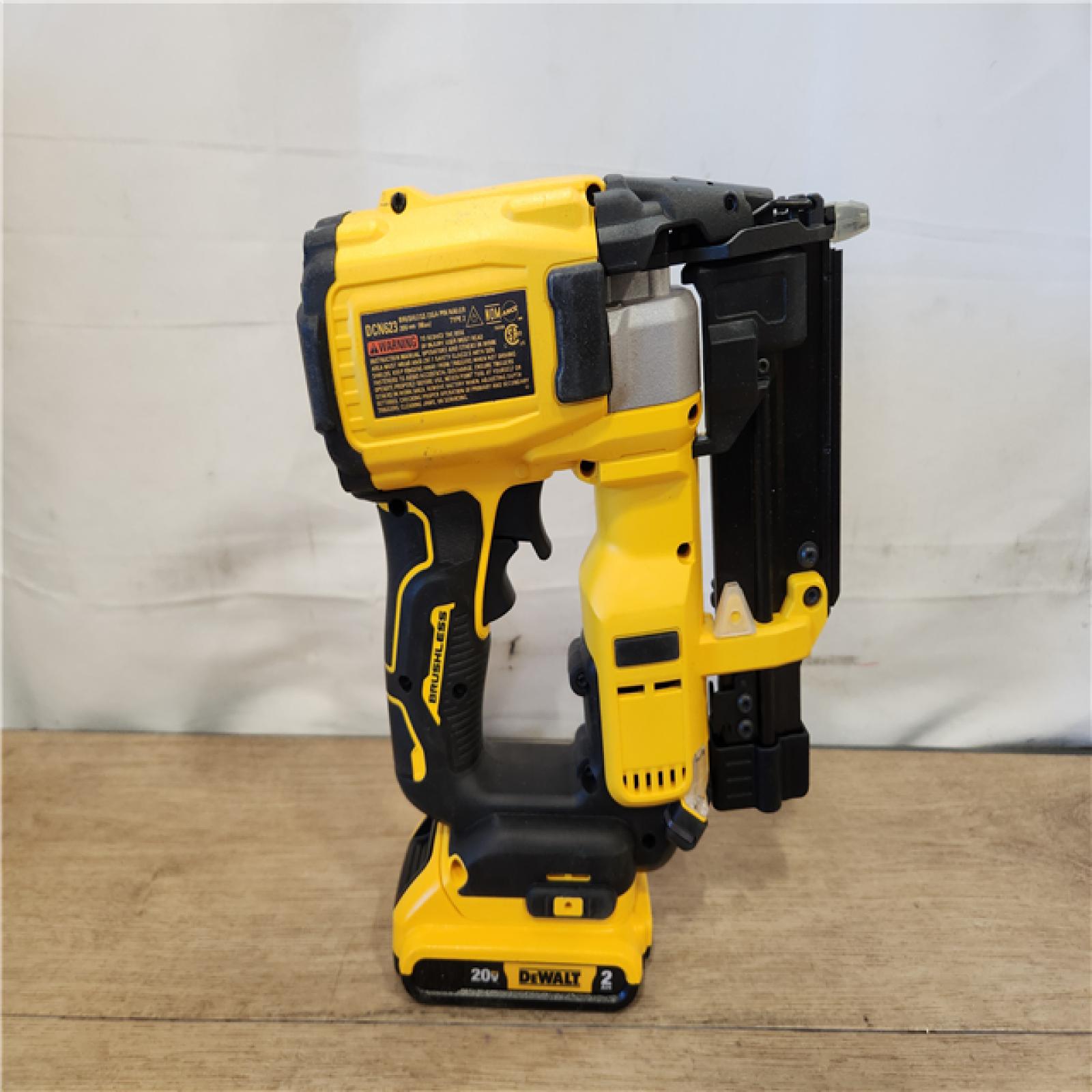 AS-IS- DEWALT ATOMIC 20V MAX Lithium Ion Cordless 23 Gauge Pin Nailer Kit