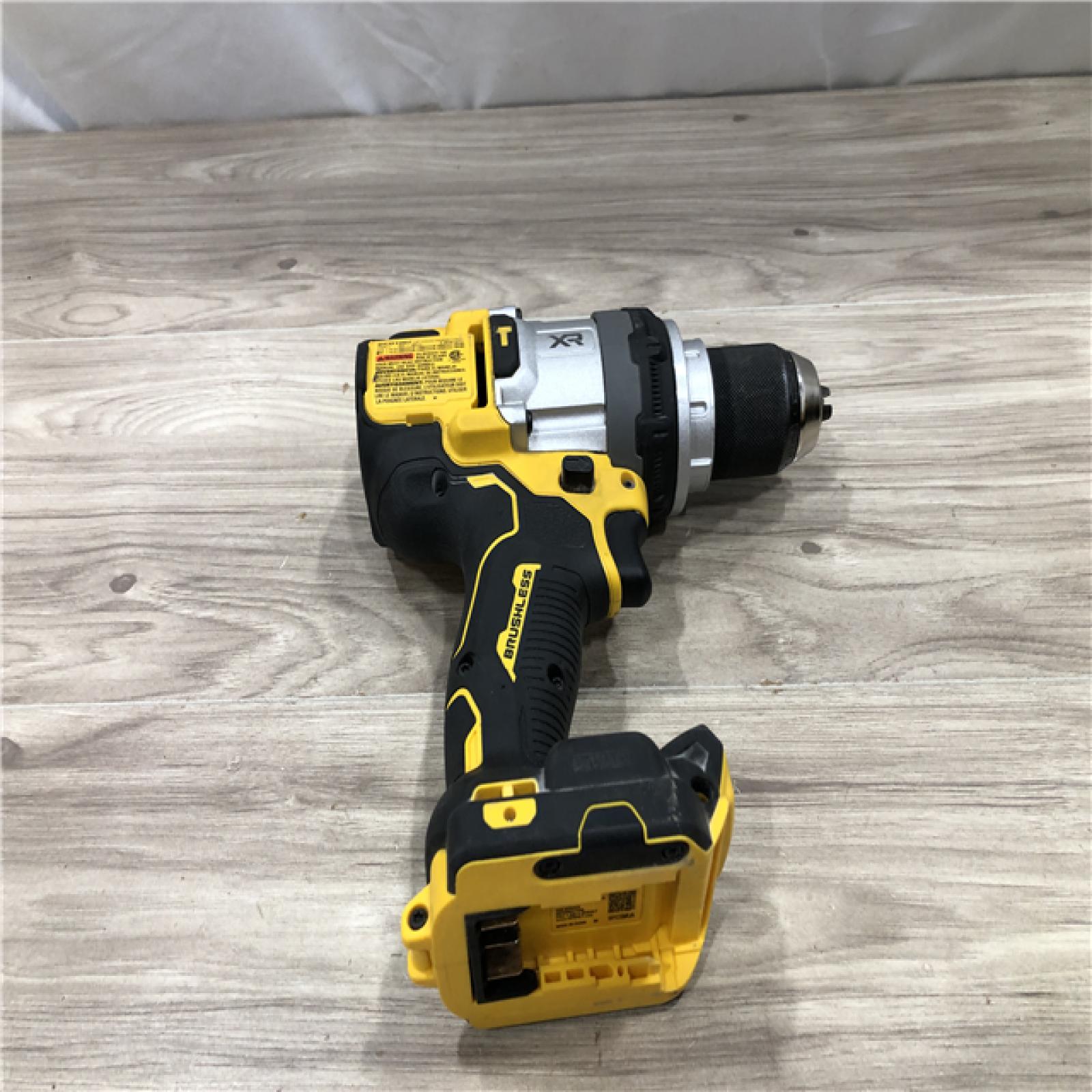 AS-IS DEWALT 20V XR Lithium-Ion Cordless Hammer Drill Kit