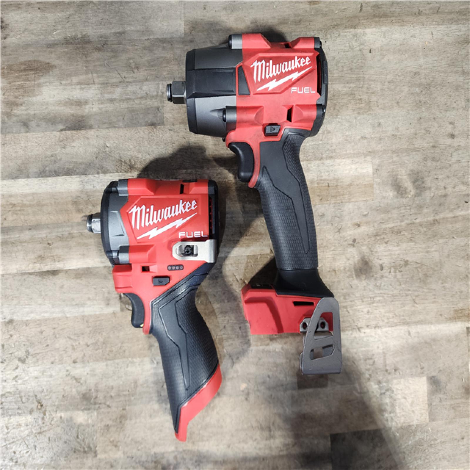 HOUSTON LOCATION - AS-IS MILWAUKEE 2 TOOL COMBO KIT W/ (2) BATTERY & CHARGER