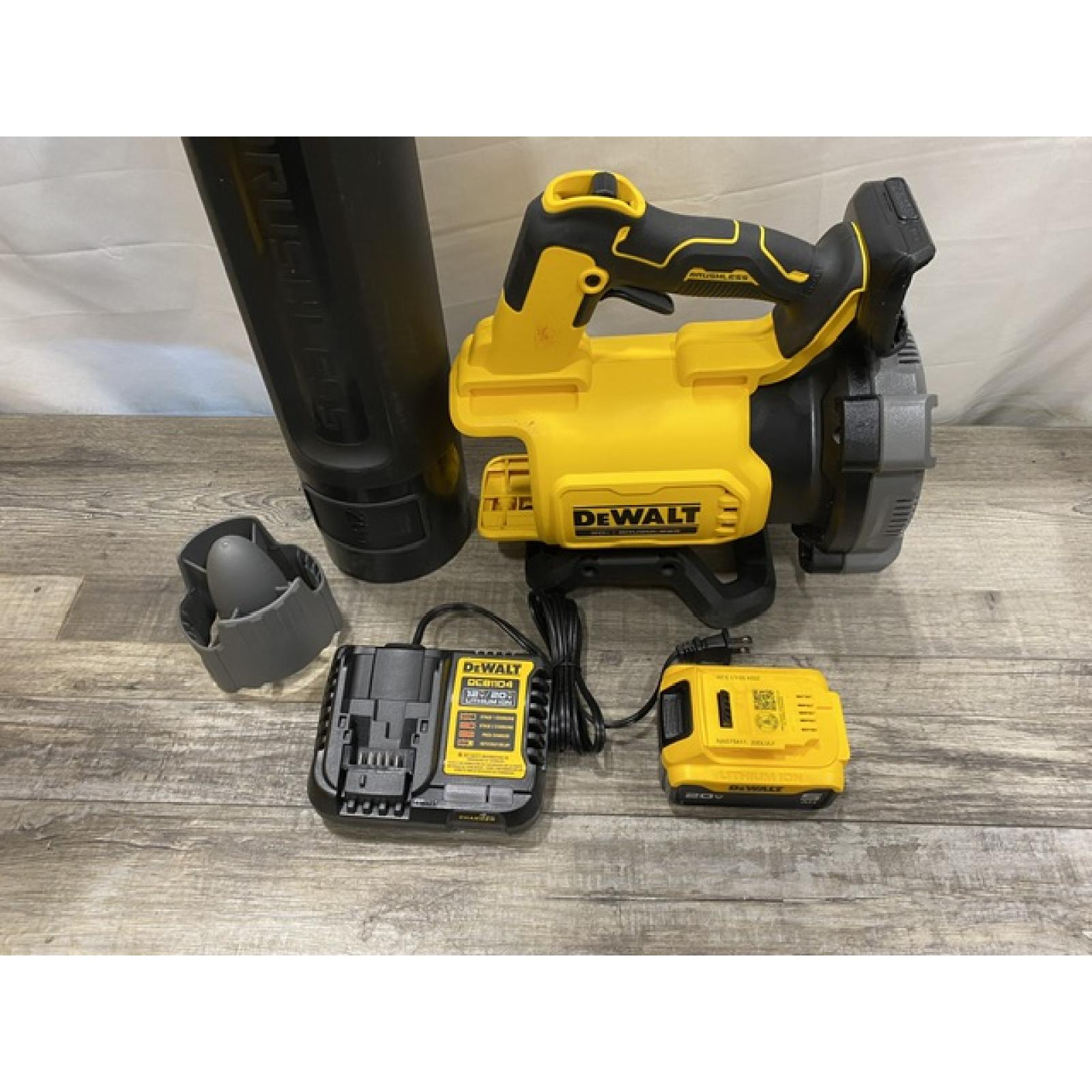 AS-IS DEWALT 20V MAX* XR Brushless Cordless Handheld Blower Kit