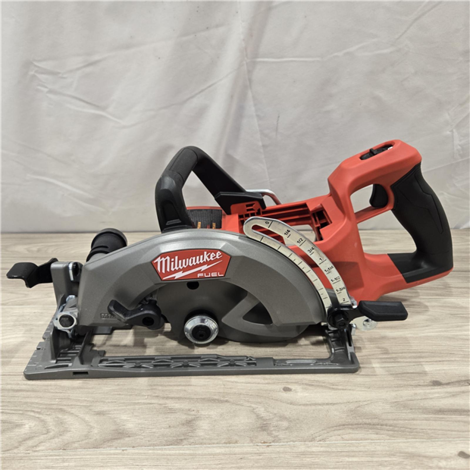 AS-IS MILWAUKEE 7-1/4 REAR HANDLE CIRCULAR SAW (TOOL ONLY)