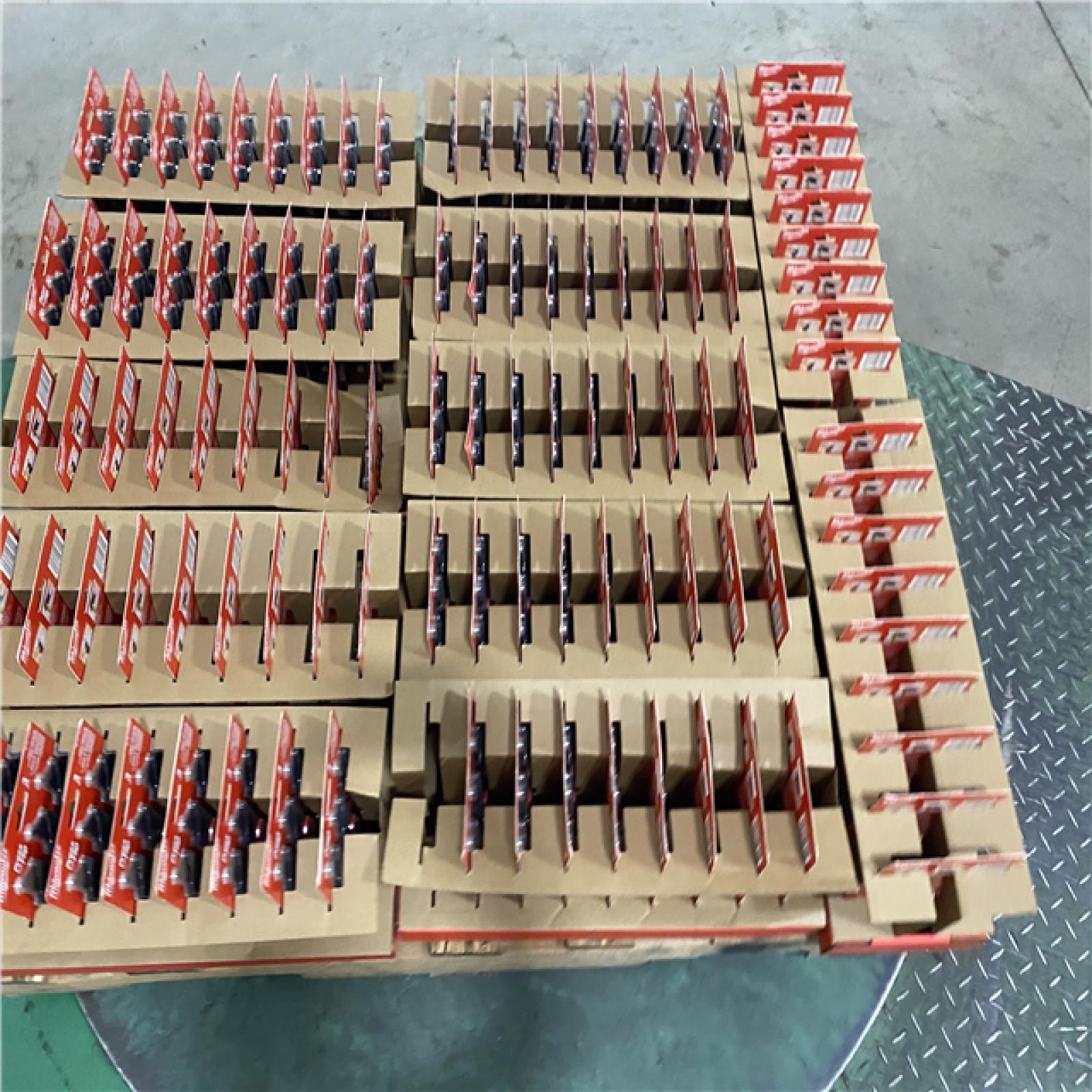 Dallas Location - NEW-  Milwaukee FASTBACK Compact Folding Utility Knife Pallet