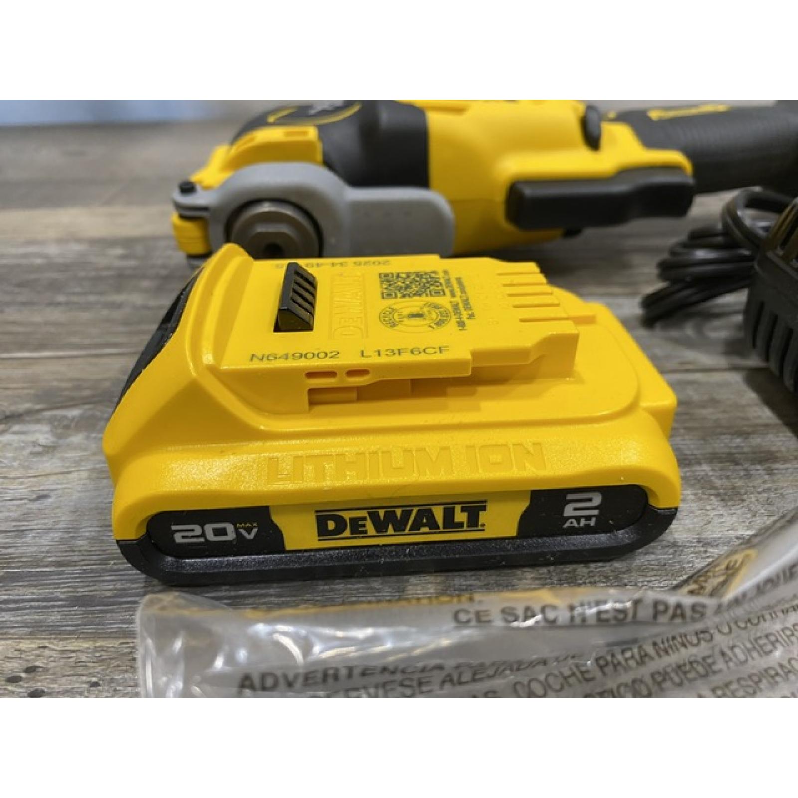 AS-IS DEWALT 20V MAX XR Cordless Brushless 3-Speed Oscillating Multi Tool Kit