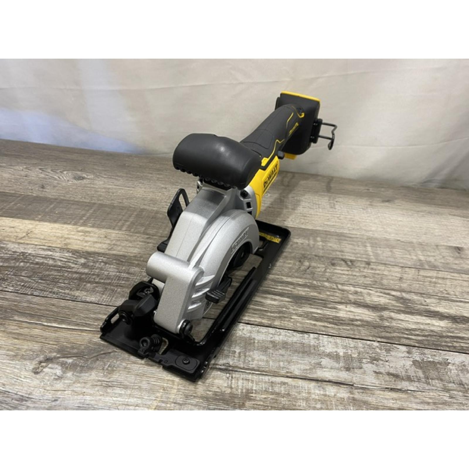 AS-IS DEWALT ATOMIC 20V MAX Cordless Brushless 4-1/2 in. Circular Saw (Tool Only)